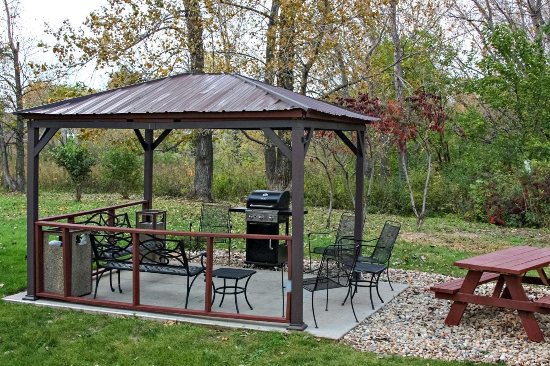 MainStay Suites Coralville - Iowa City photo 30