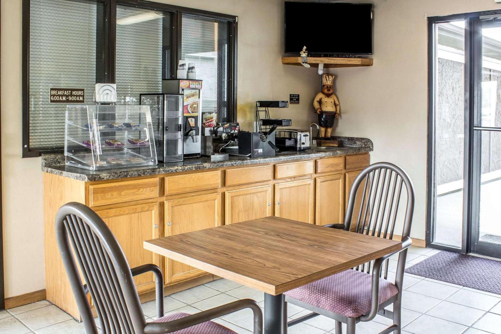 Le Mars Inn and Suites photo 30