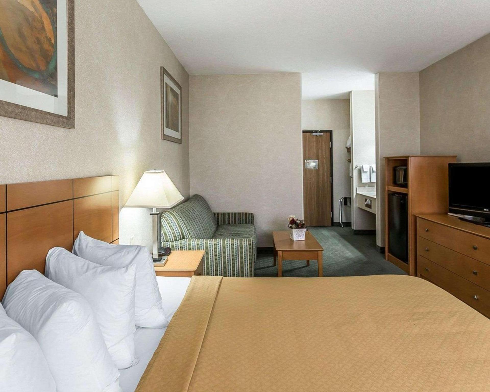 Quality Inn at Collins Road - Cedar Rapids photo 10