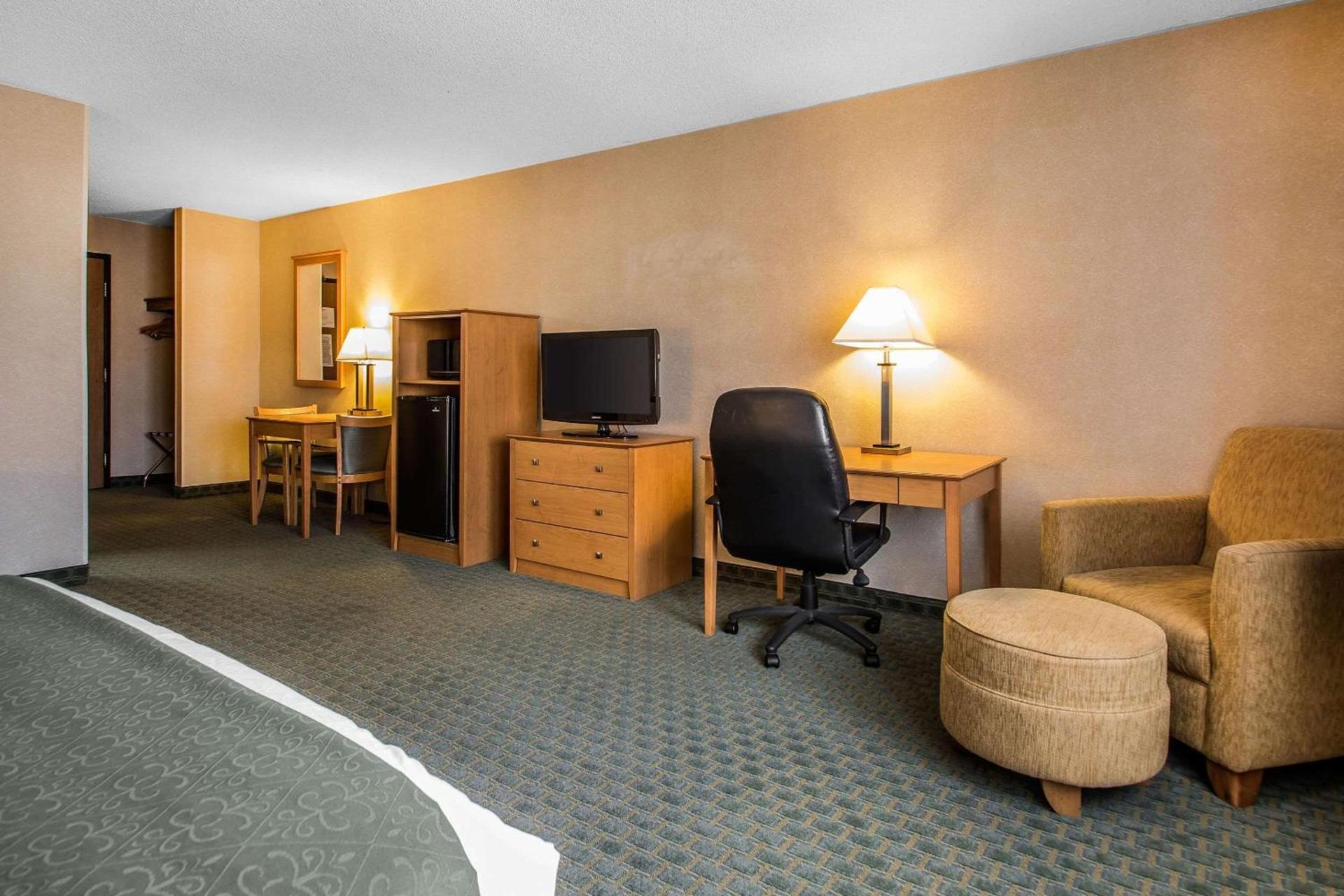 Quality Inn Dubuque on Hwy 20 photo 6