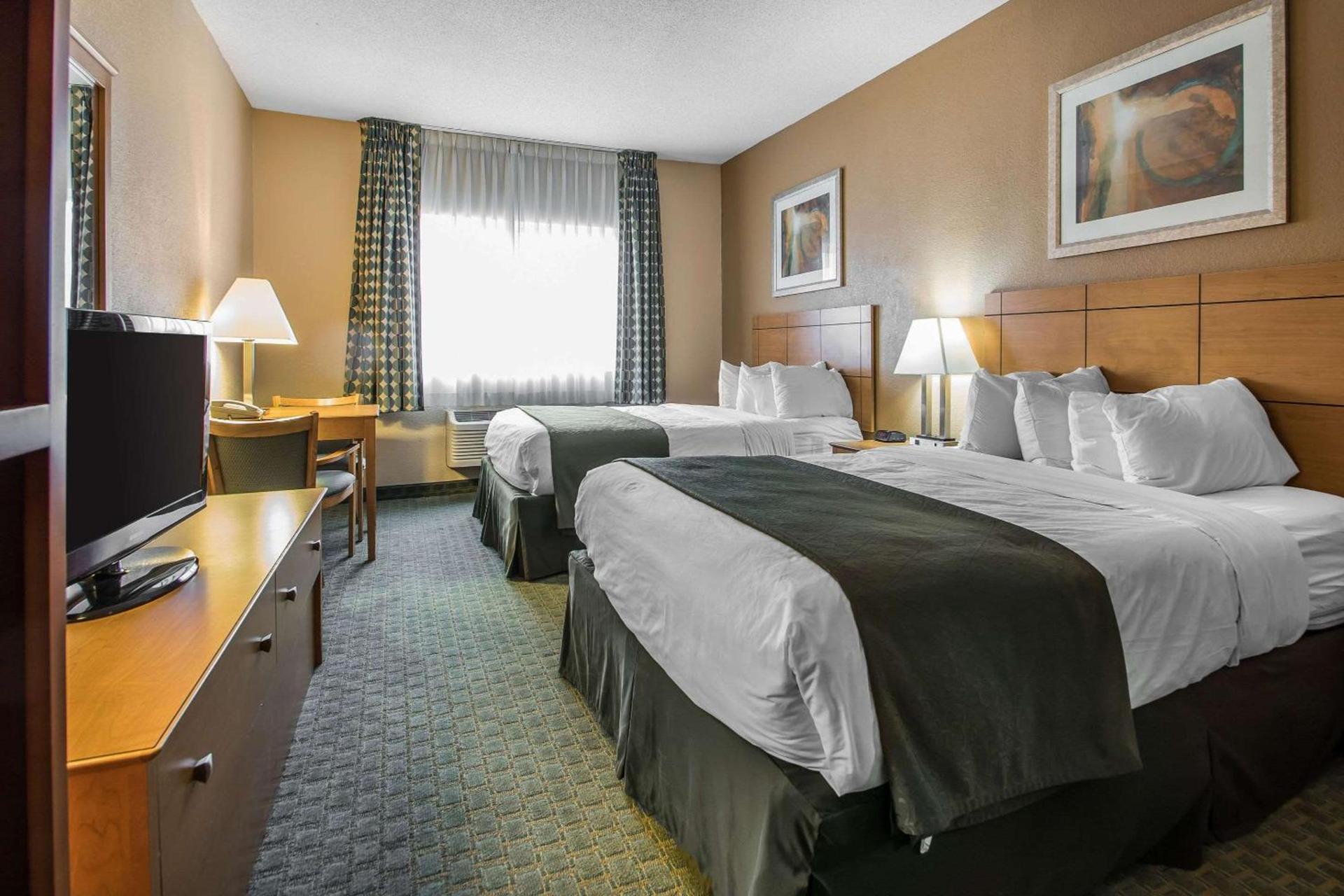 Quality Inn Dubuque on Hwy 20 photo 25