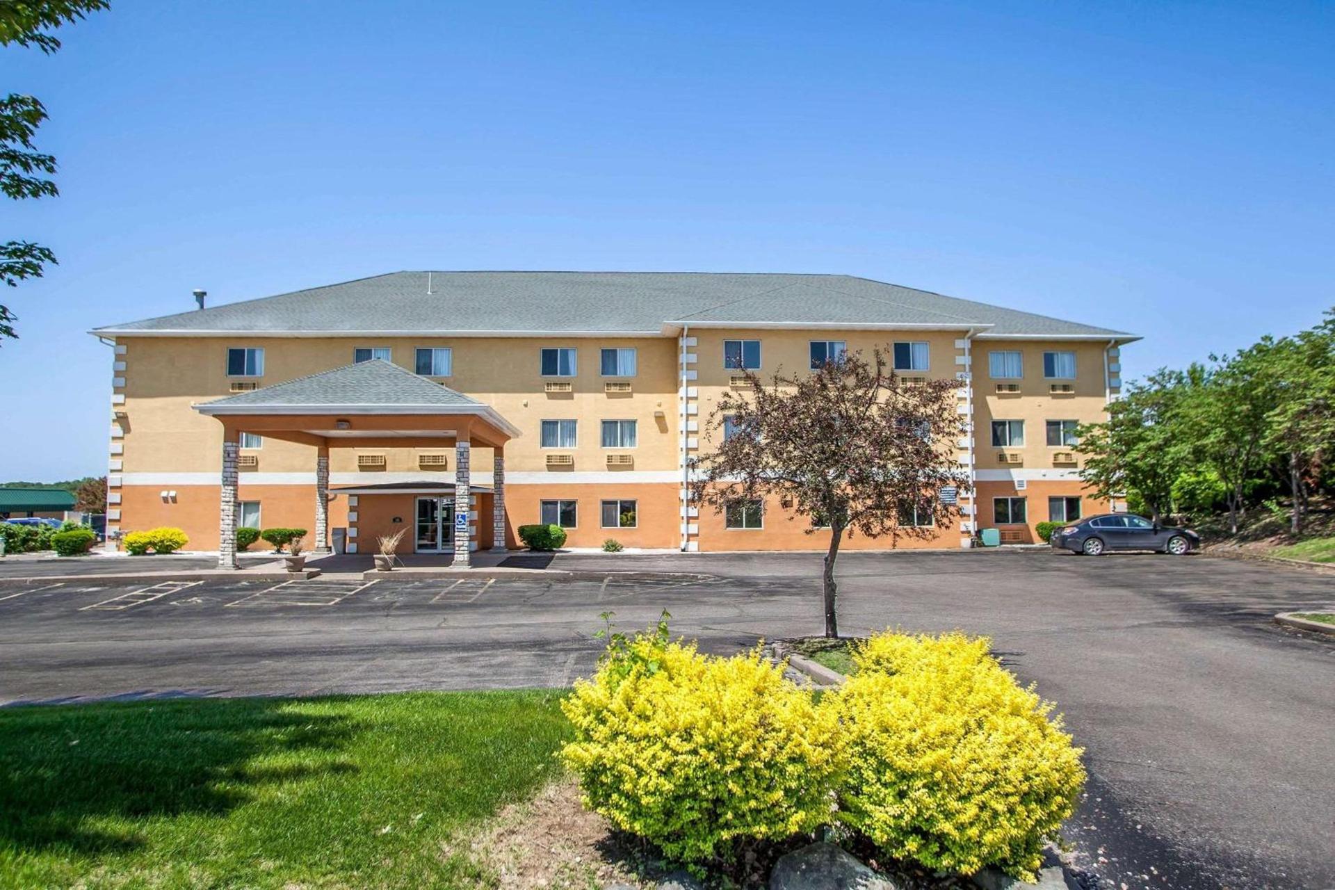 Comfort Inn Muscatine near Hwy 61 photo 39