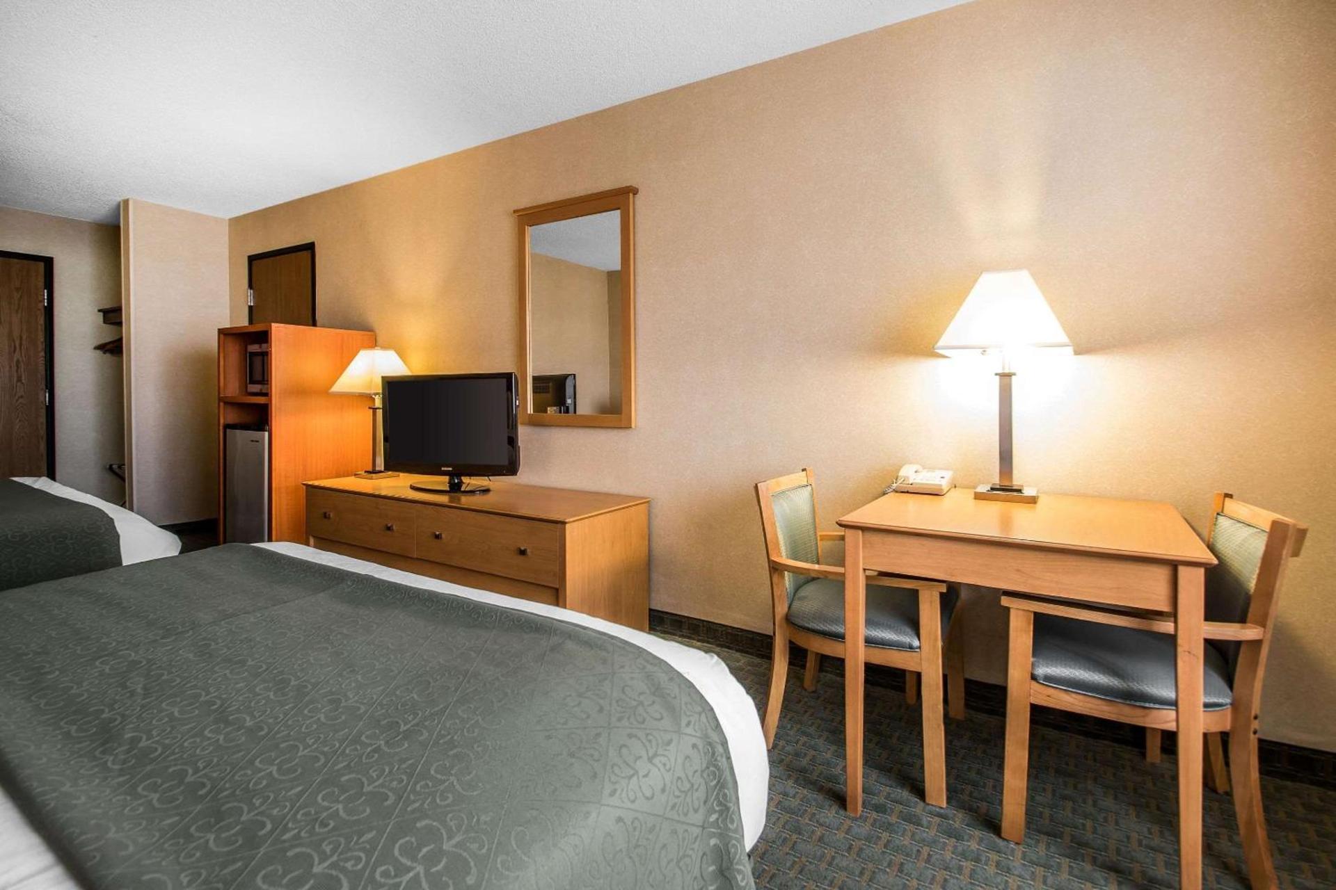 Quality Inn Dubuque on Hwy 20 photo 26