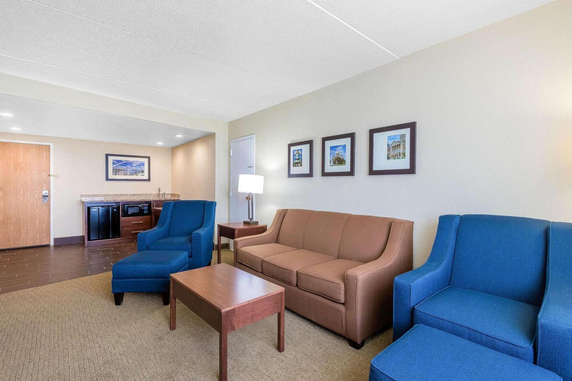 Comfort Inn & Suites Event Center photo 11