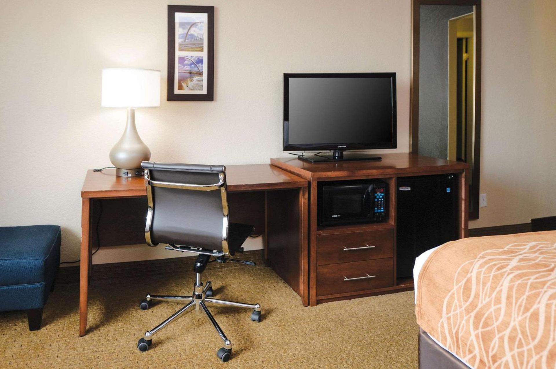Comfort Inn & Suites Event Center photo 15
