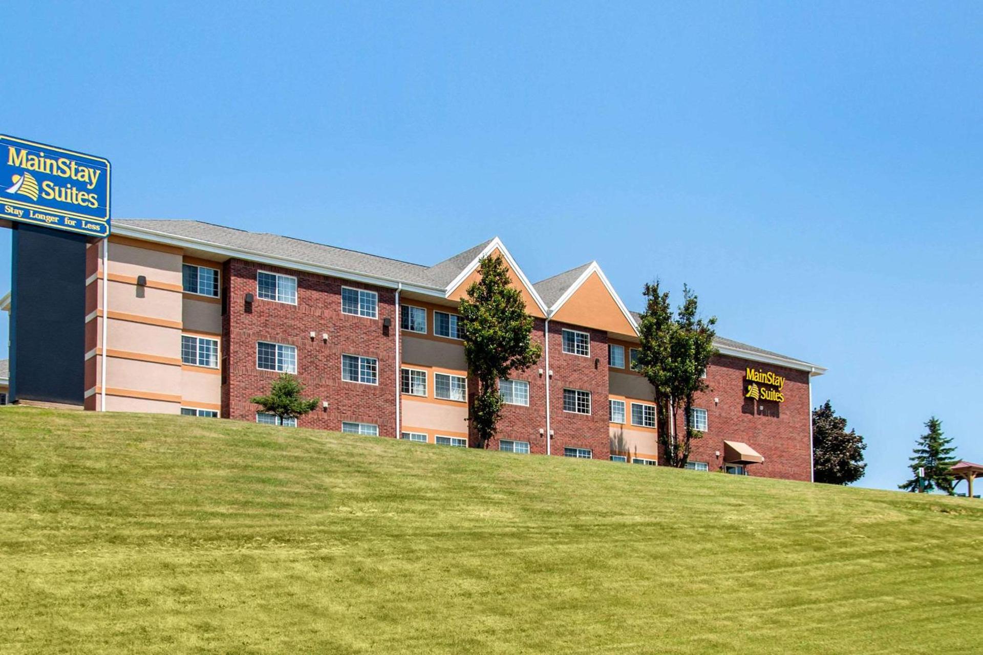 MainStay Suites Dubuque at Hwy 20 photo 33