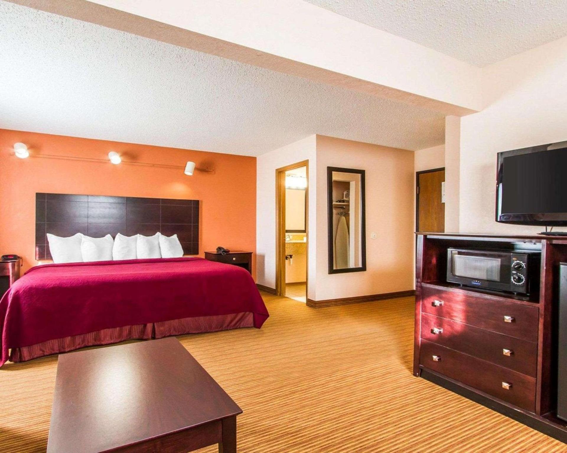 Quality Inn & Suites Ottumwa North photo 9