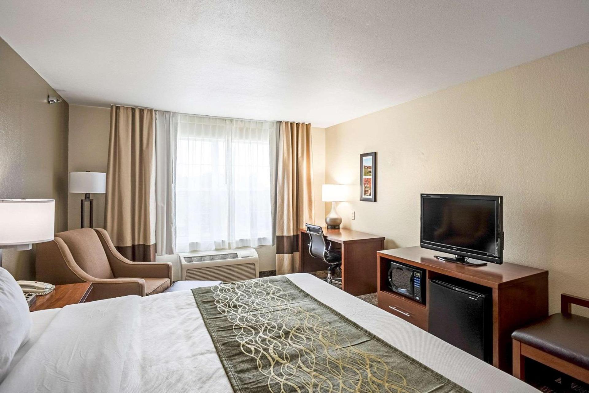 Comfort Inn & Suites Independence photo 23