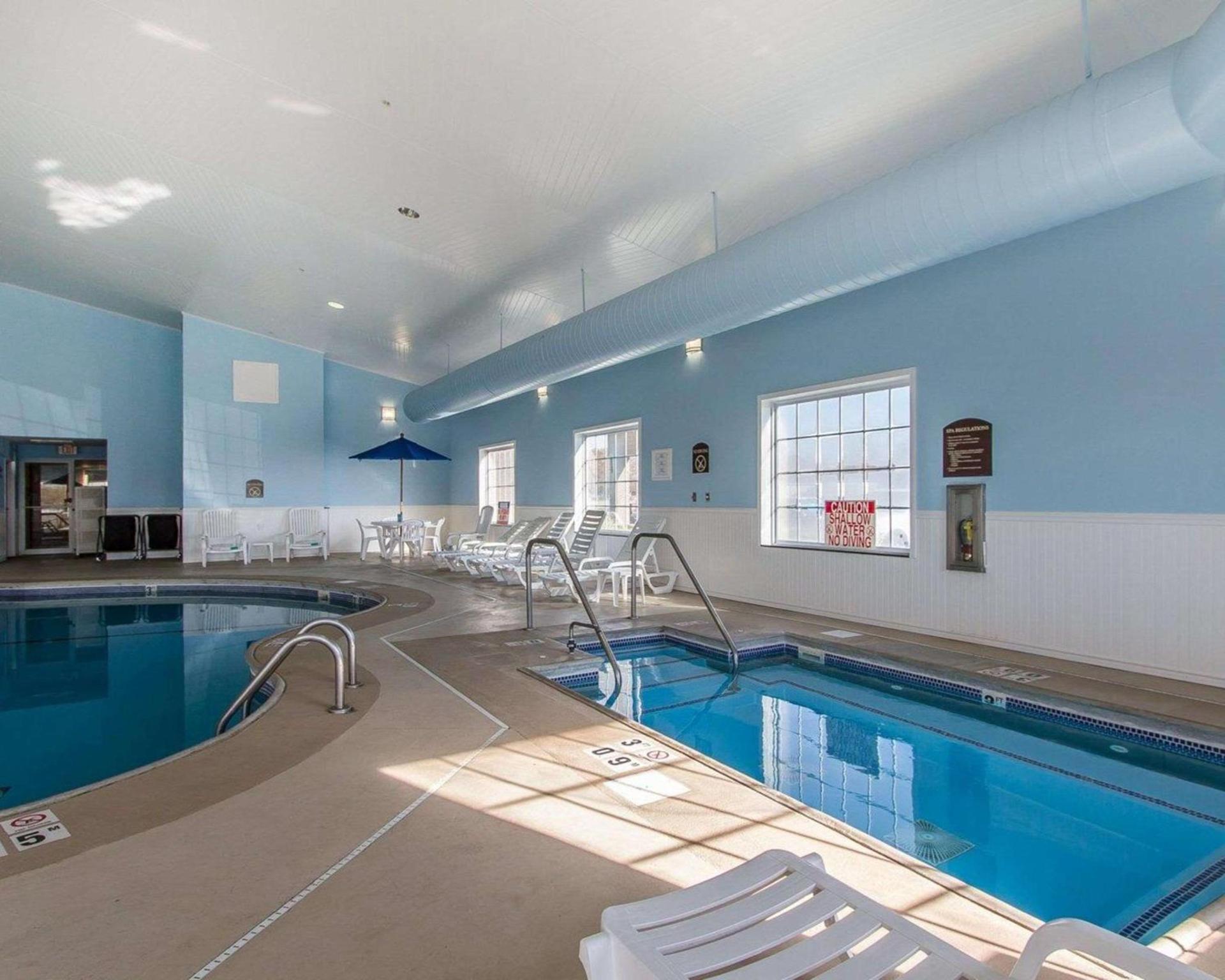 Quality Inn & Suites Fort Madison near Hwy 61 photo 6