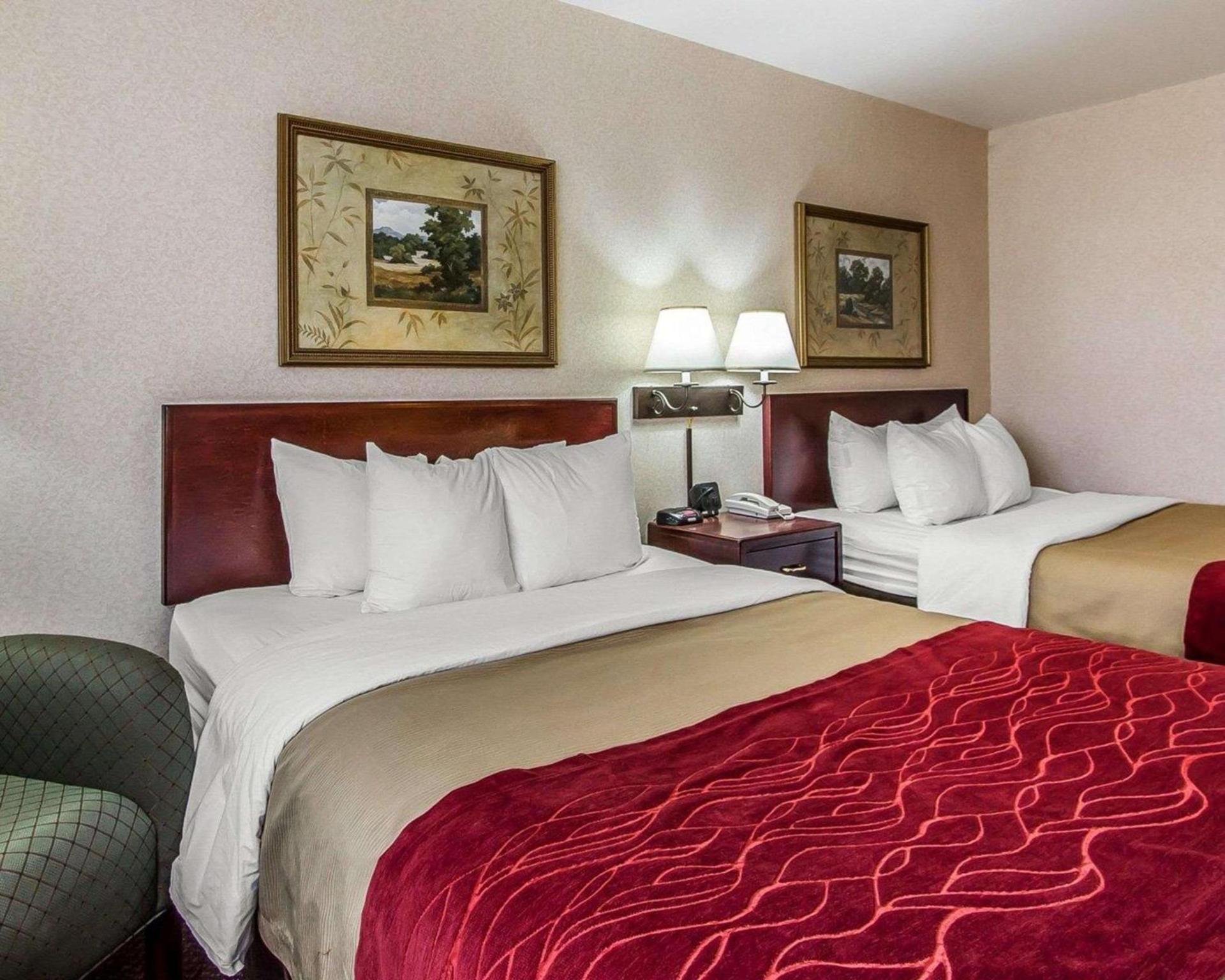 Quality Inn & Suites Fort Madison near Hwy 61 photo 19