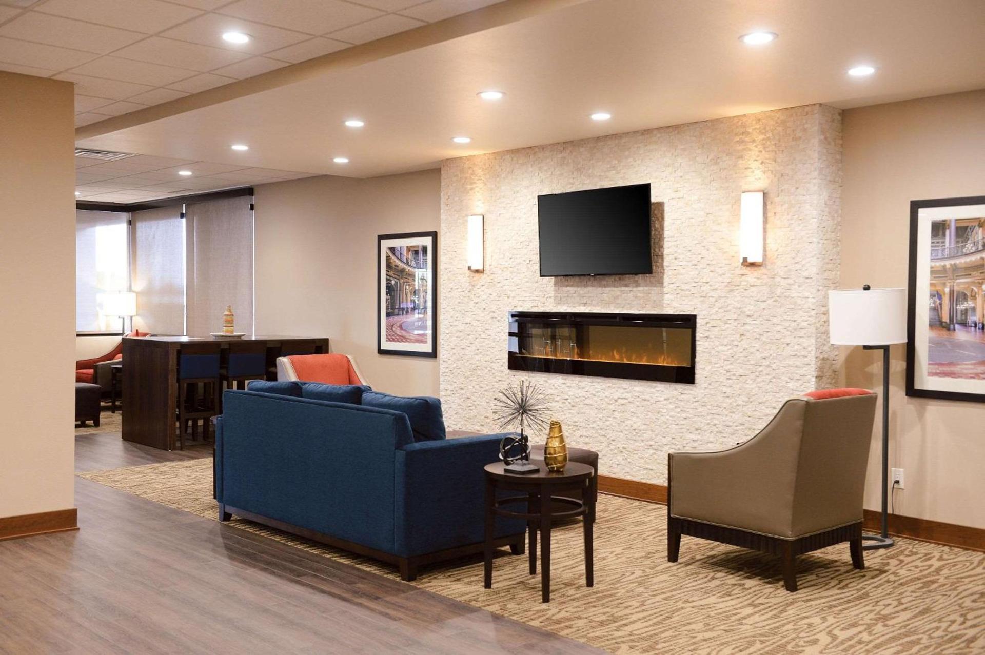 Comfort Inn & Suites Event Center photo 4