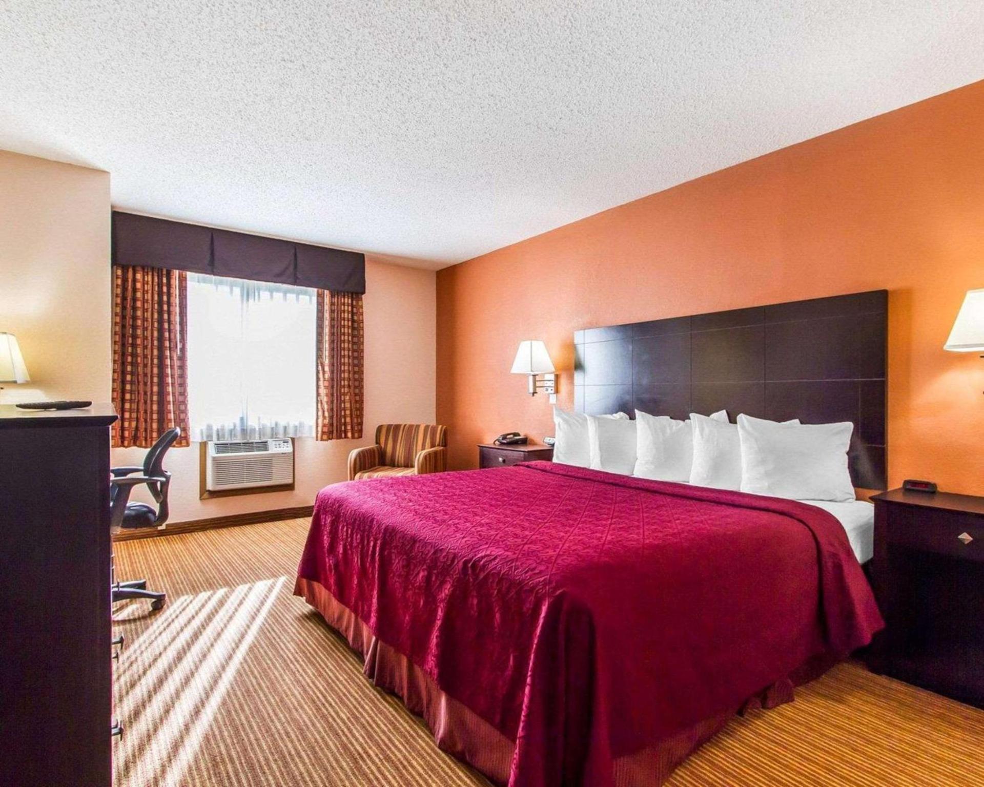 Quality Inn & Suites Ottumwa North photo 16