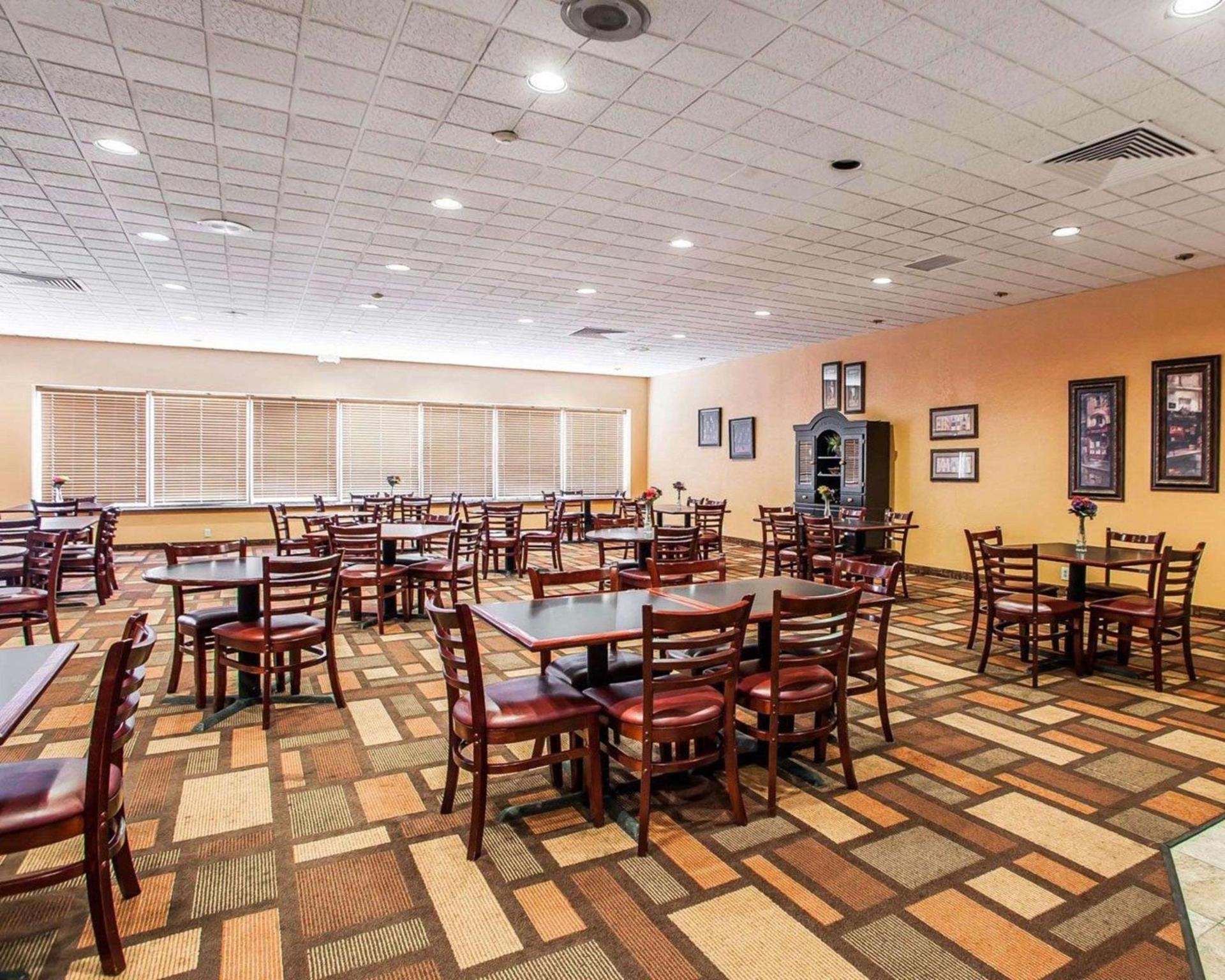 Quality Inn Fort Dodge photo 39