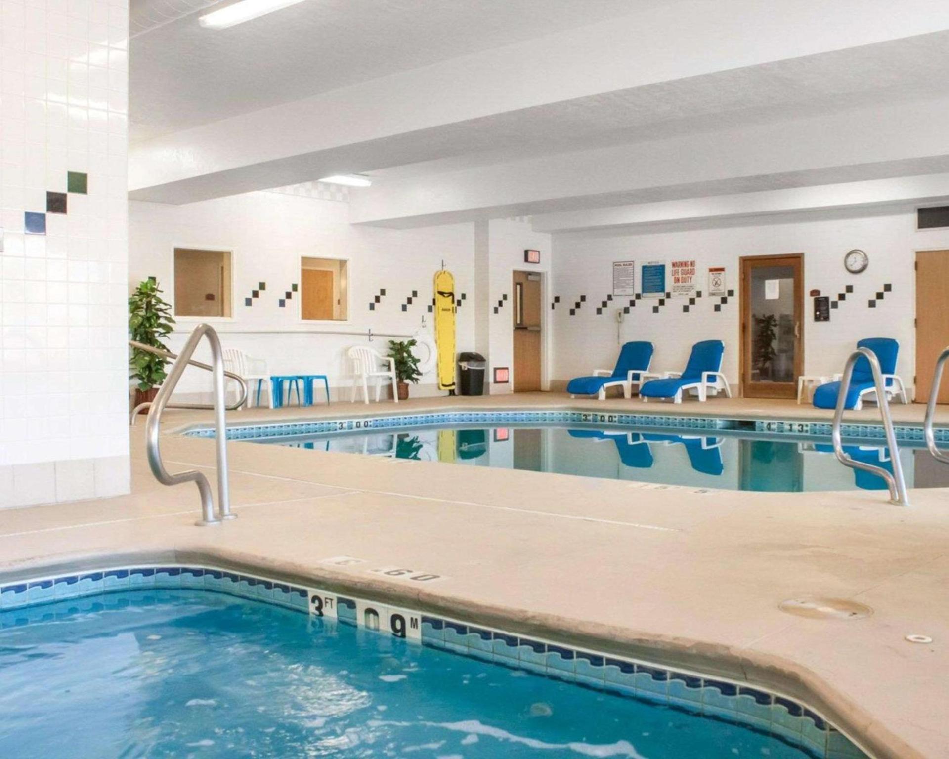Comfort Suites Airport photo 3