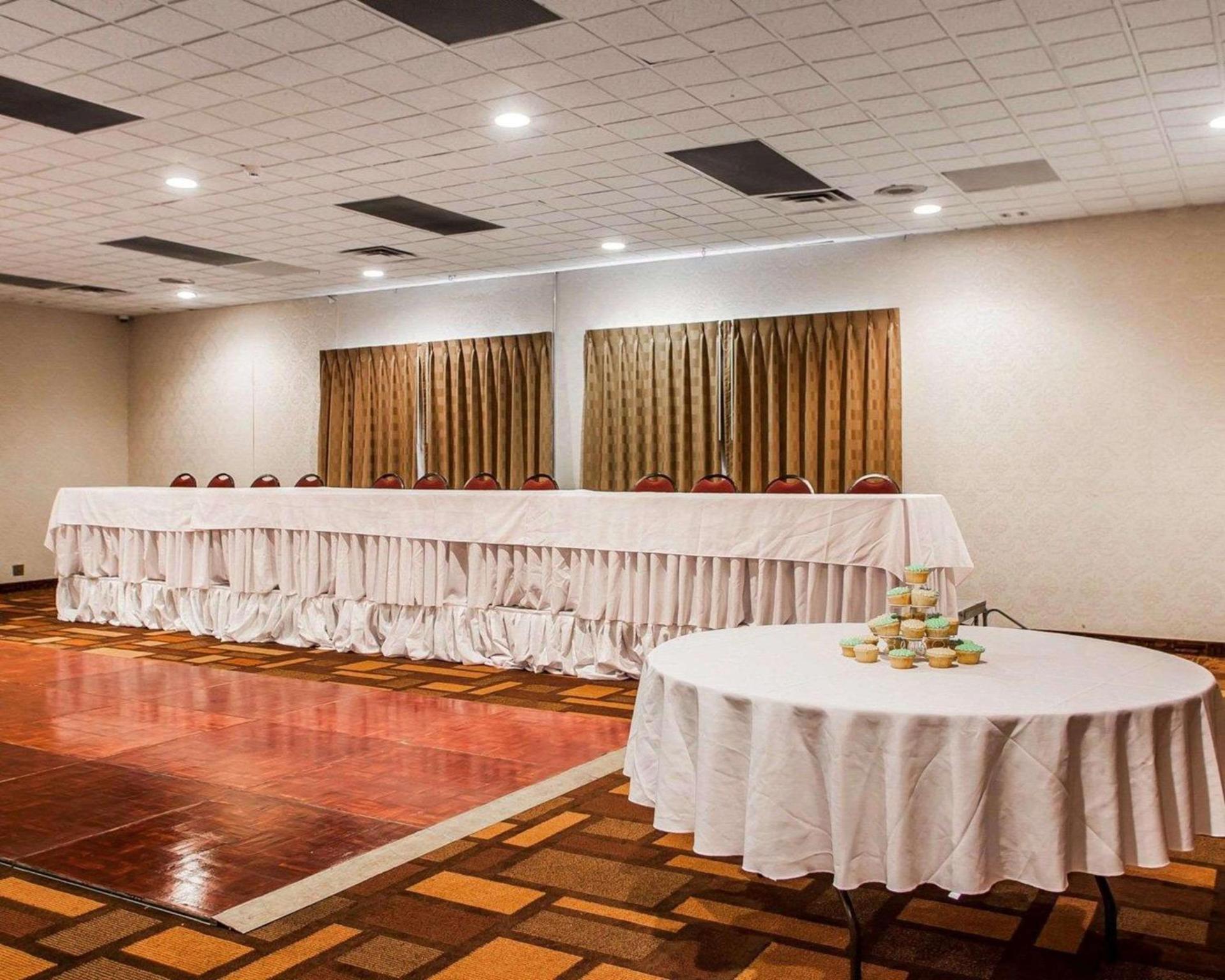 Quality Inn Fort Dodge photo 35
