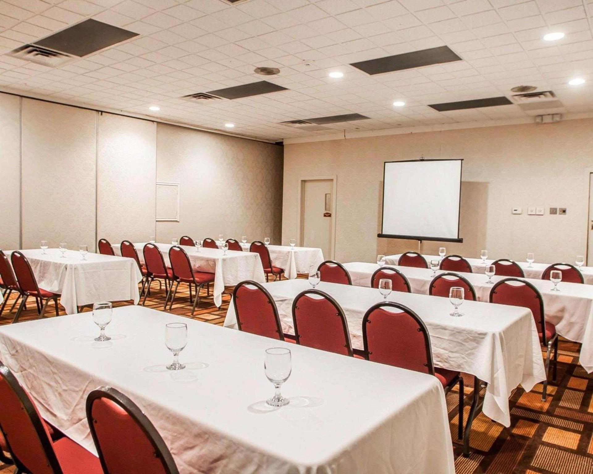 Quality Inn Fort Dodge photo 32