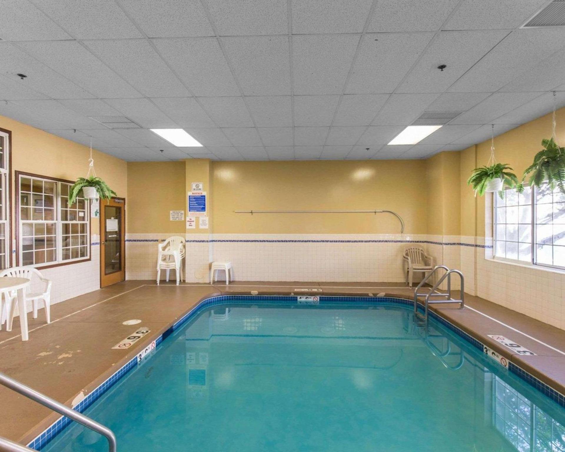 AmericInn by Wyndham Cedar Rapids North photo 31