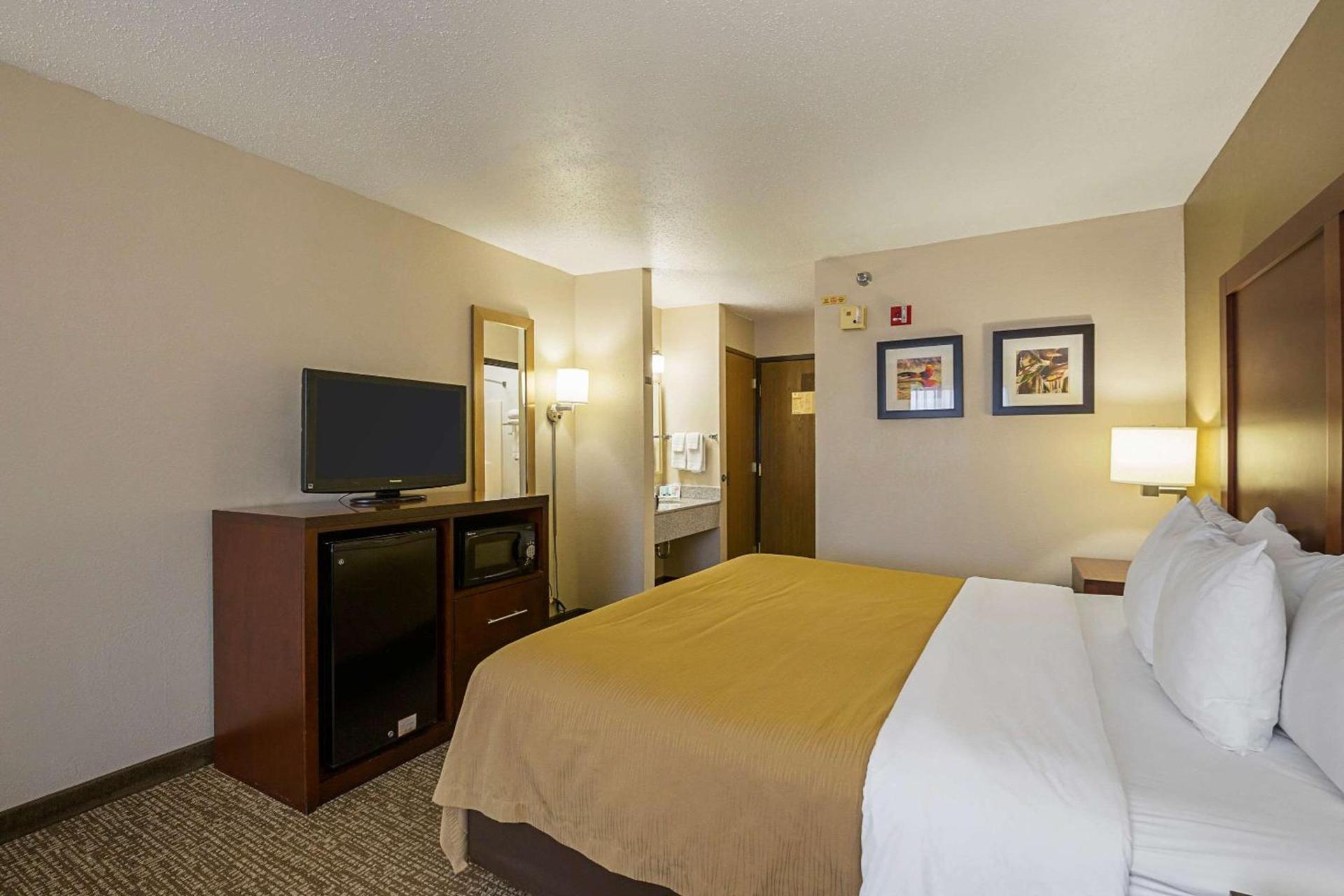 Quality Inn Waverly photo 8