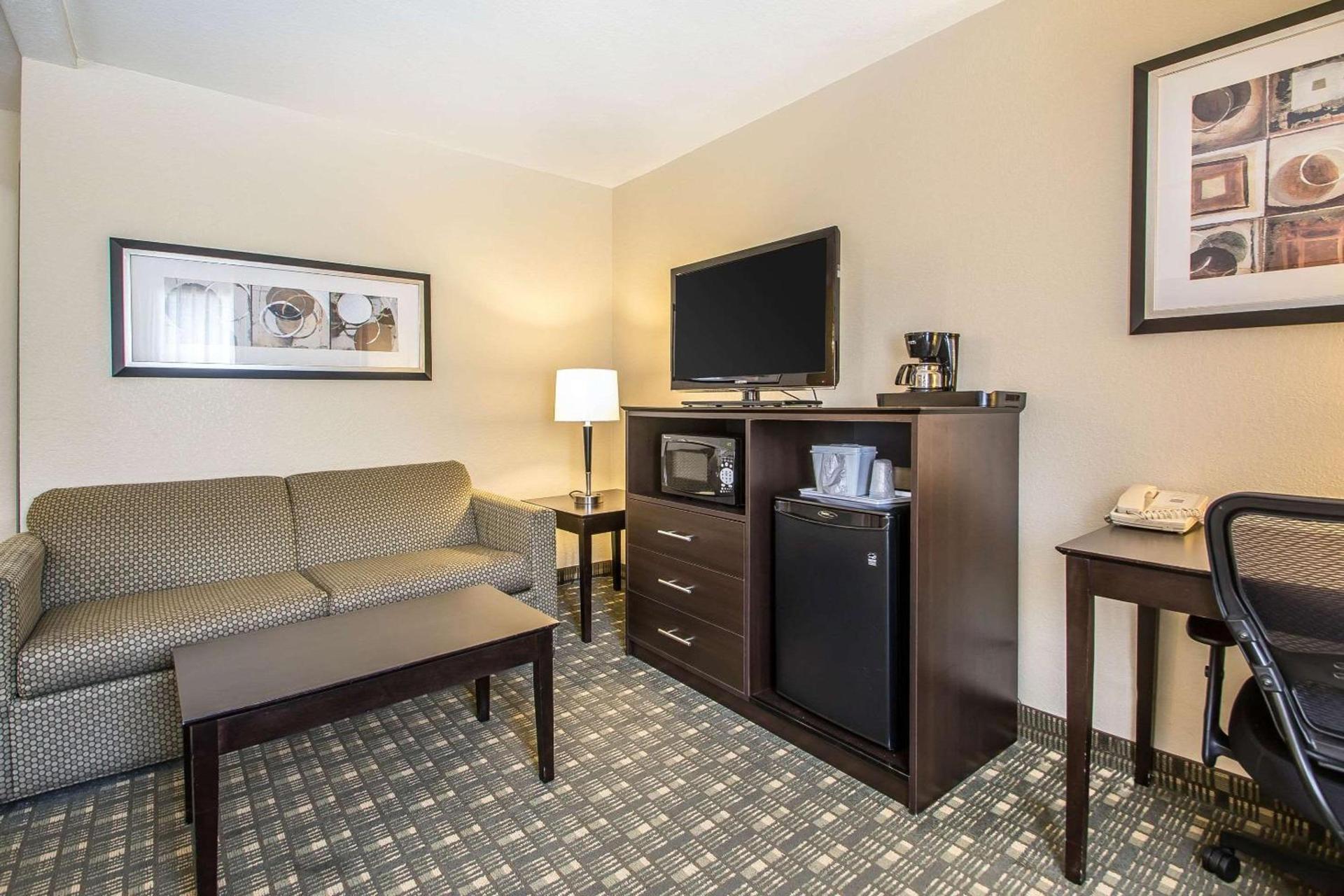 Quality Inn & Suites Decorah photo 18