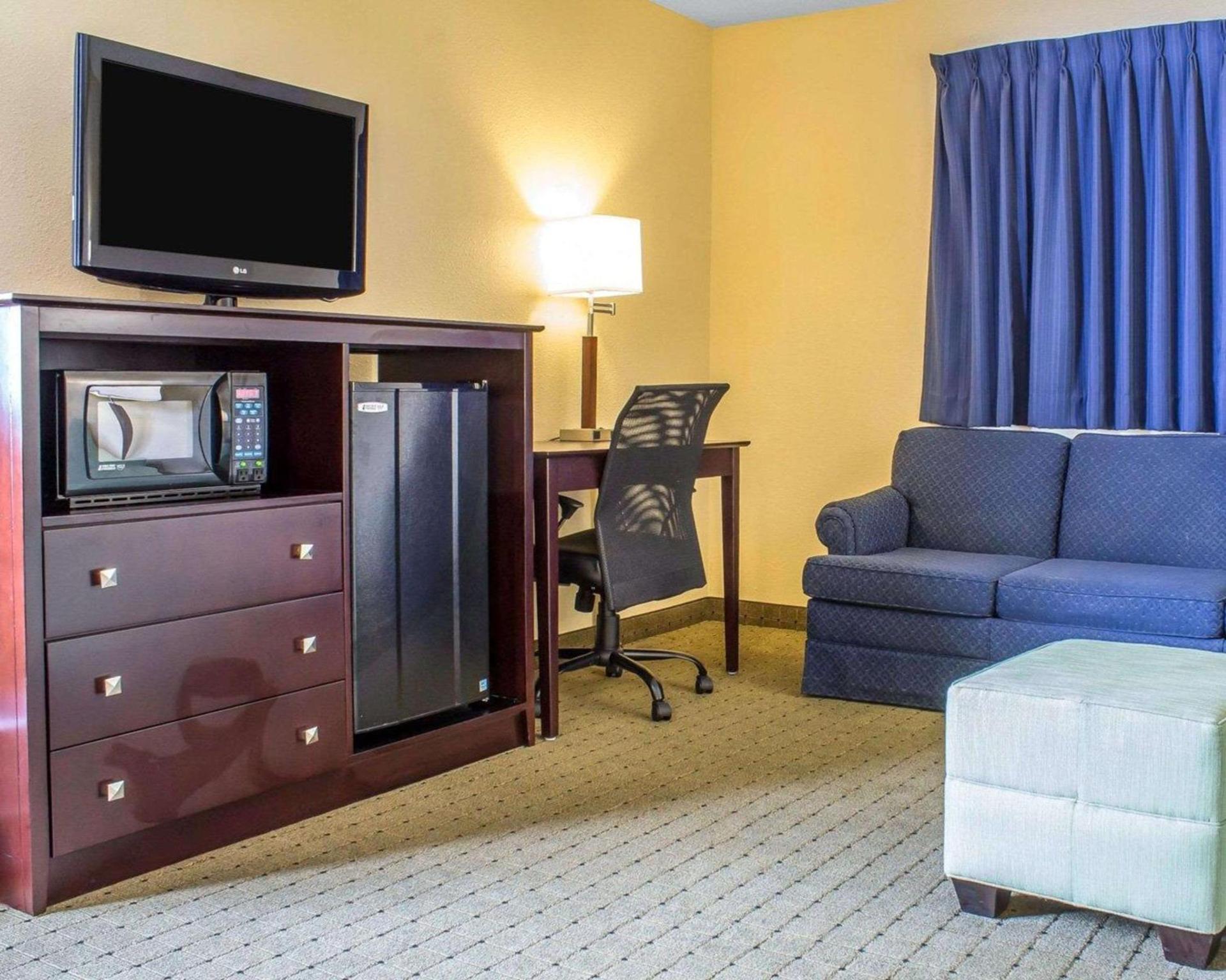 Econo Lodge Ames photo 27