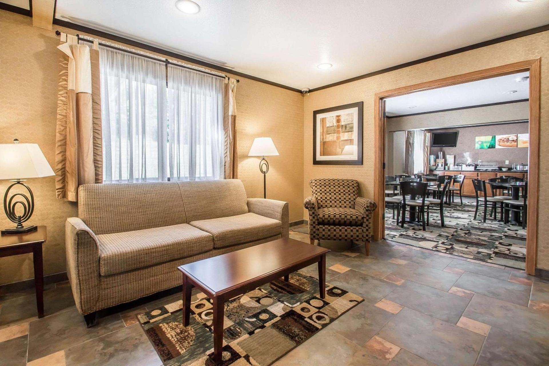 Quality Inn & Suites Decorah photo 22