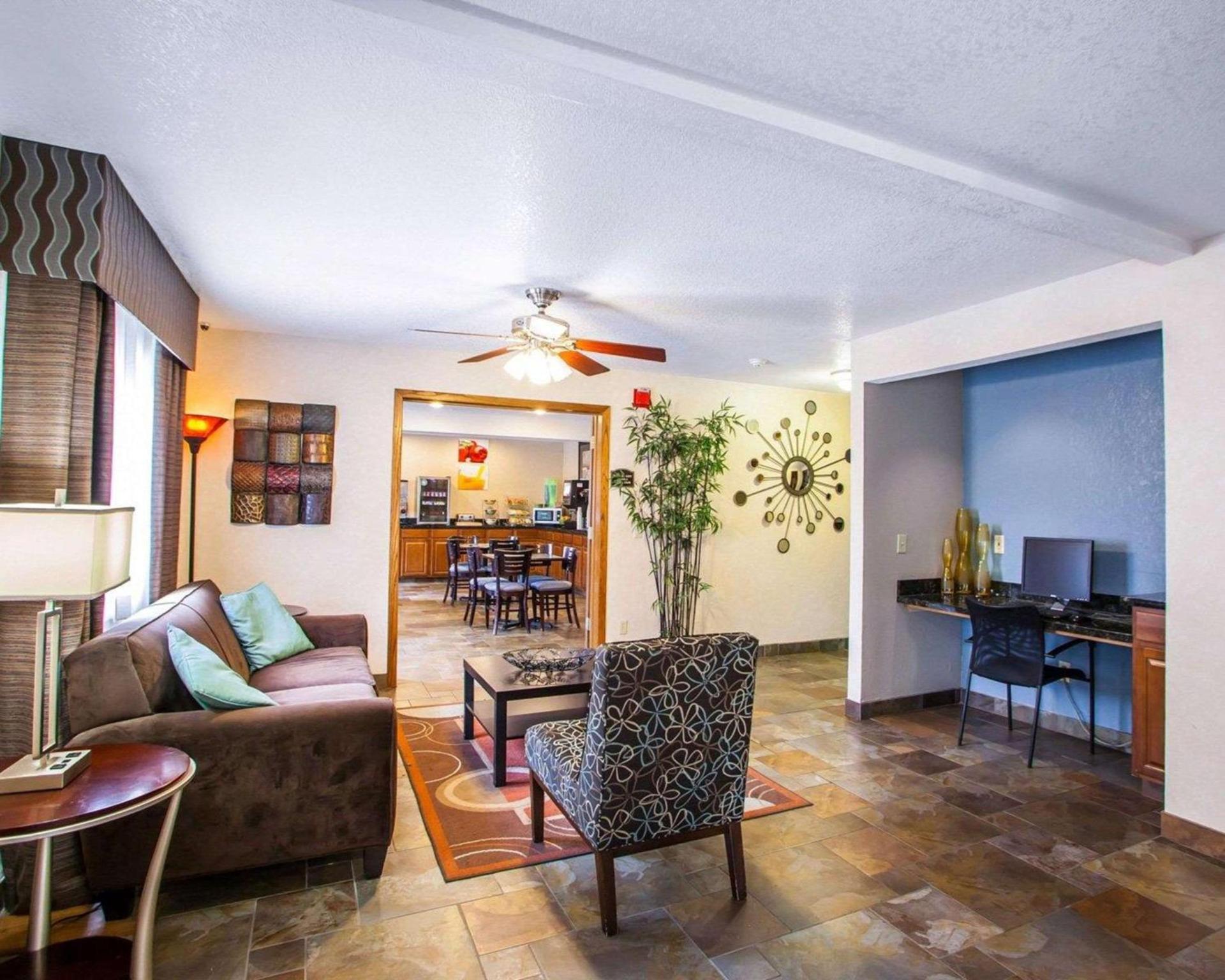 Quality Inn & Suites Ankeny-Des Moines photo 2