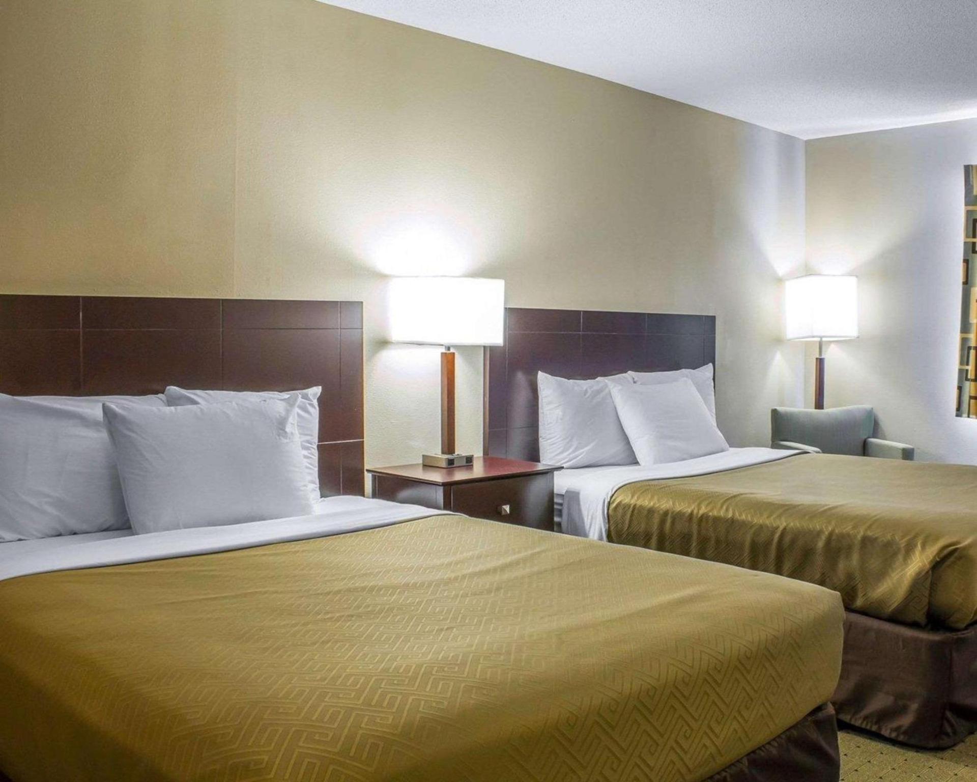 Econo Lodge Ames photo 24