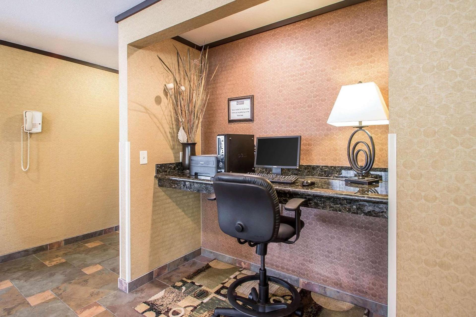 Quality Inn & Suites Decorah photo 24