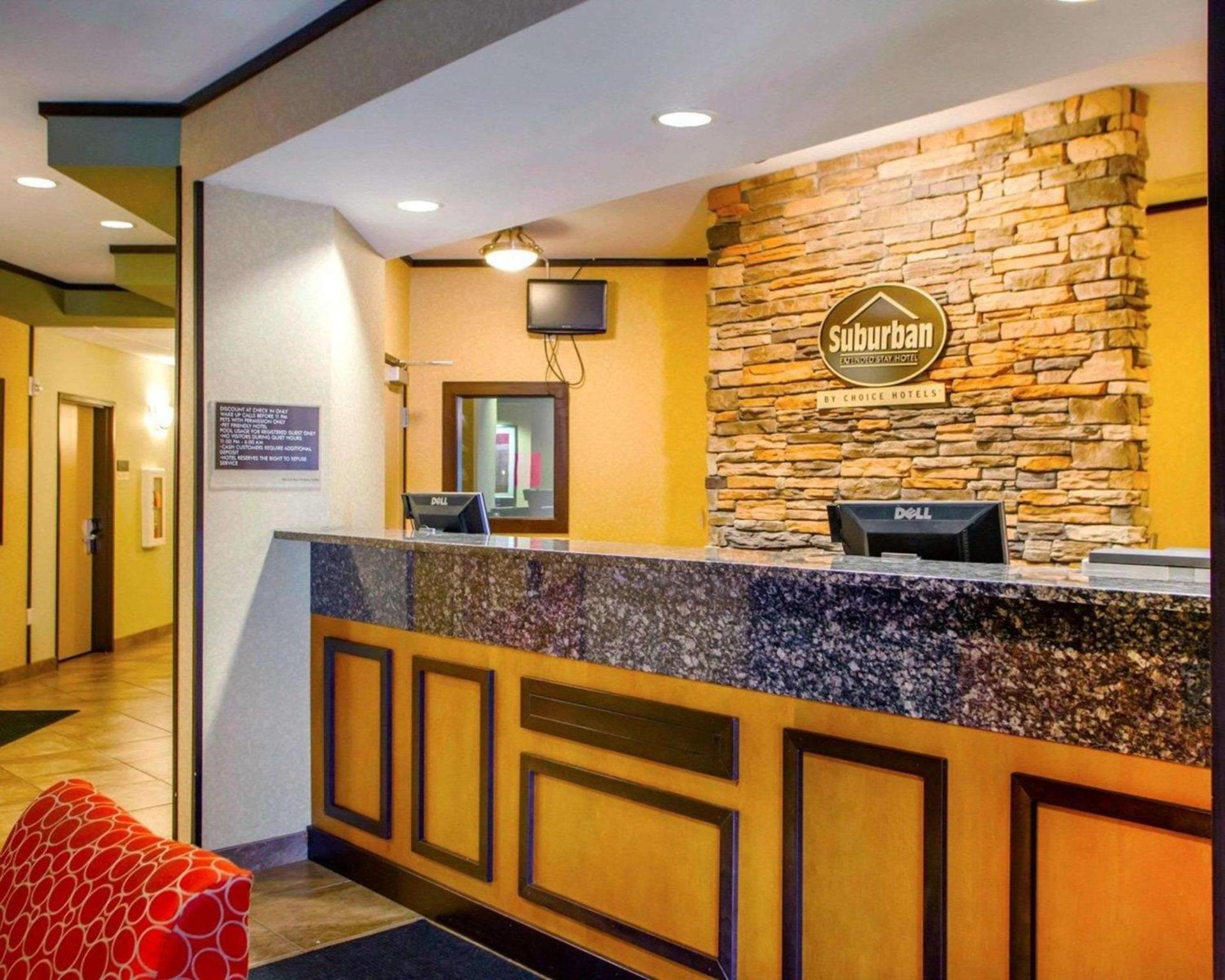 Suburban Studios Cedar Falls photo 4