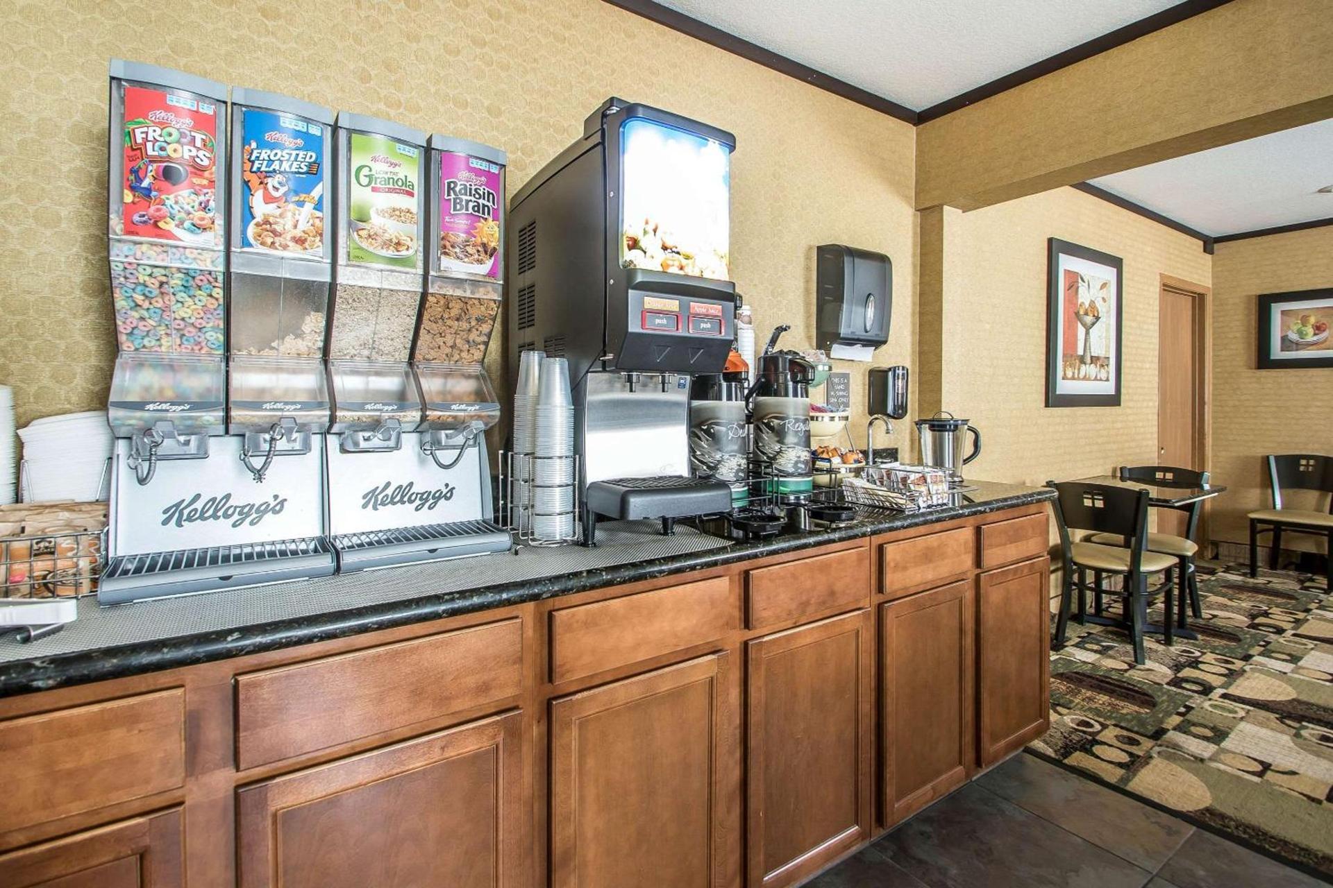 Quality Inn & Suites Decorah photo 25