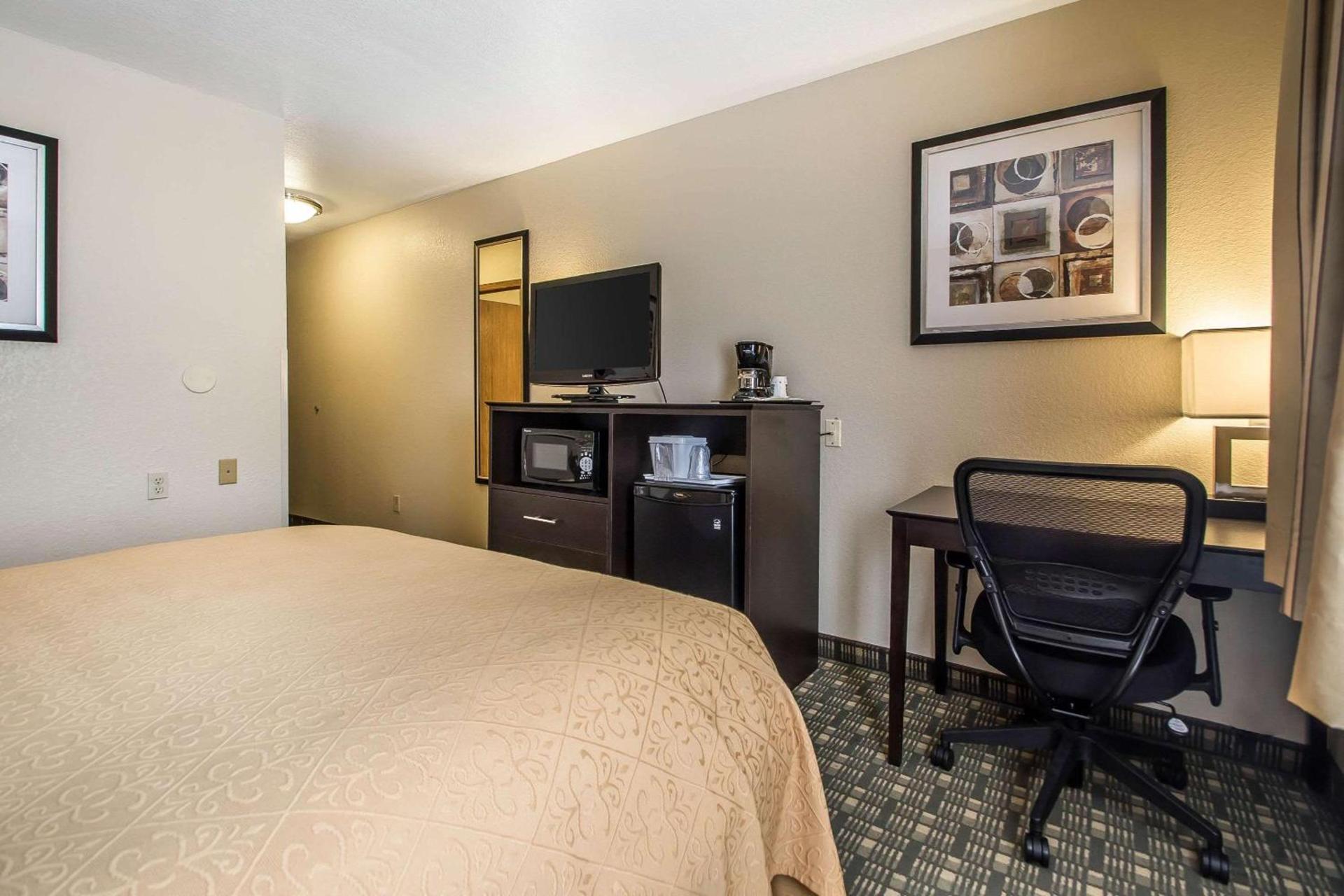 Quality Inn & Suites Decorah photo 30