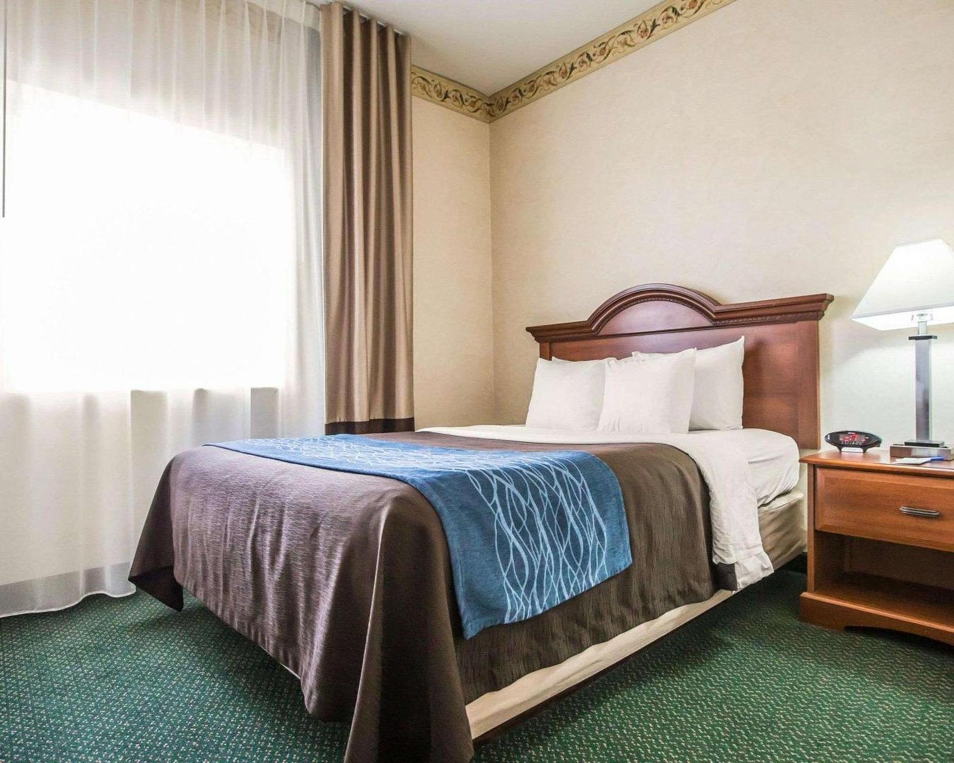 Quality Inn & Suites Dixon near I-88 photo 27