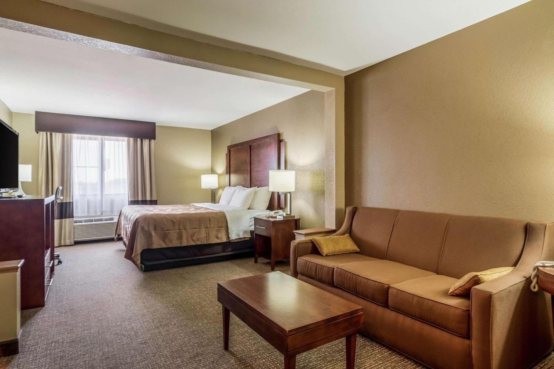 Quality Inn & Suites Salem near I-57 photo 22