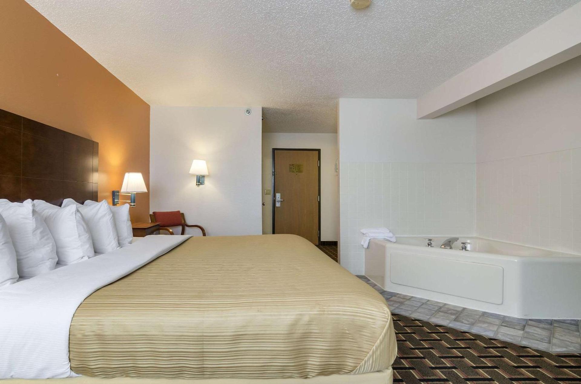 Quality Inn Osceola photo 9
