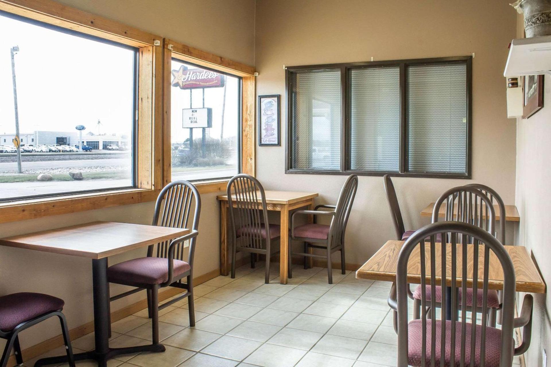 Le Mars Inn and Suites photo 27