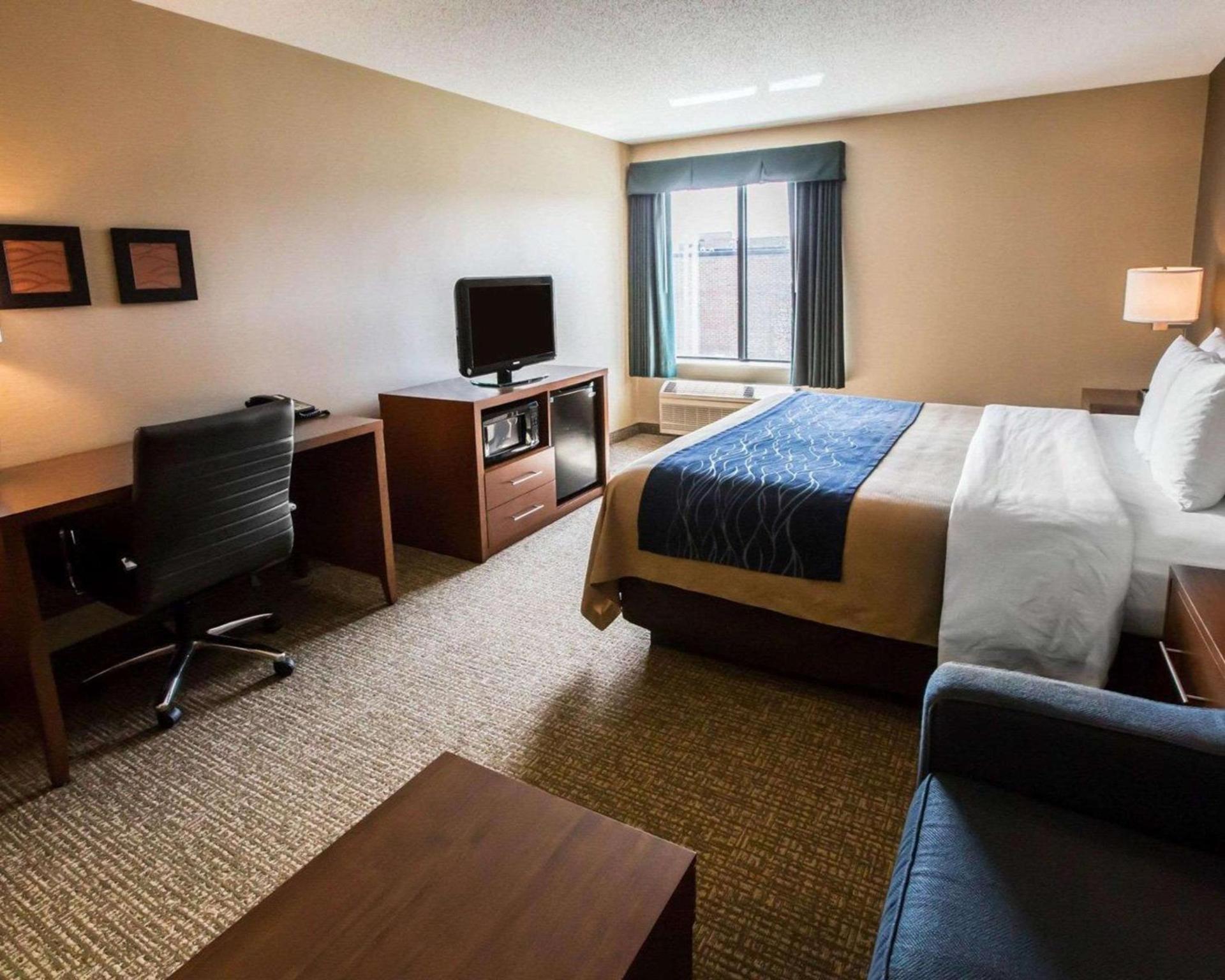 Comfort Inn Crystal Lake - Algonquin photo 19