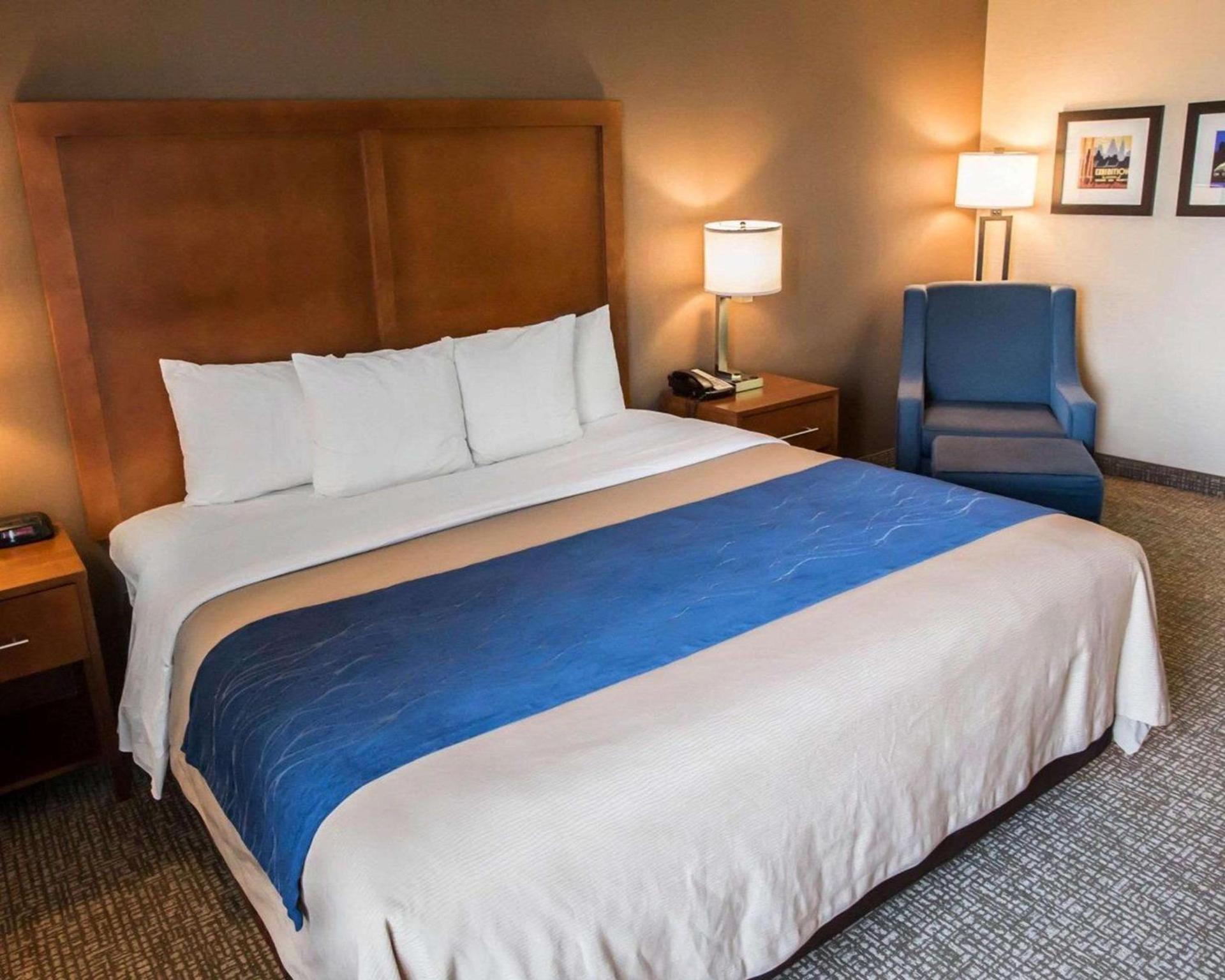 Comfort Inn Crystal Lake - Algonquin photo 5