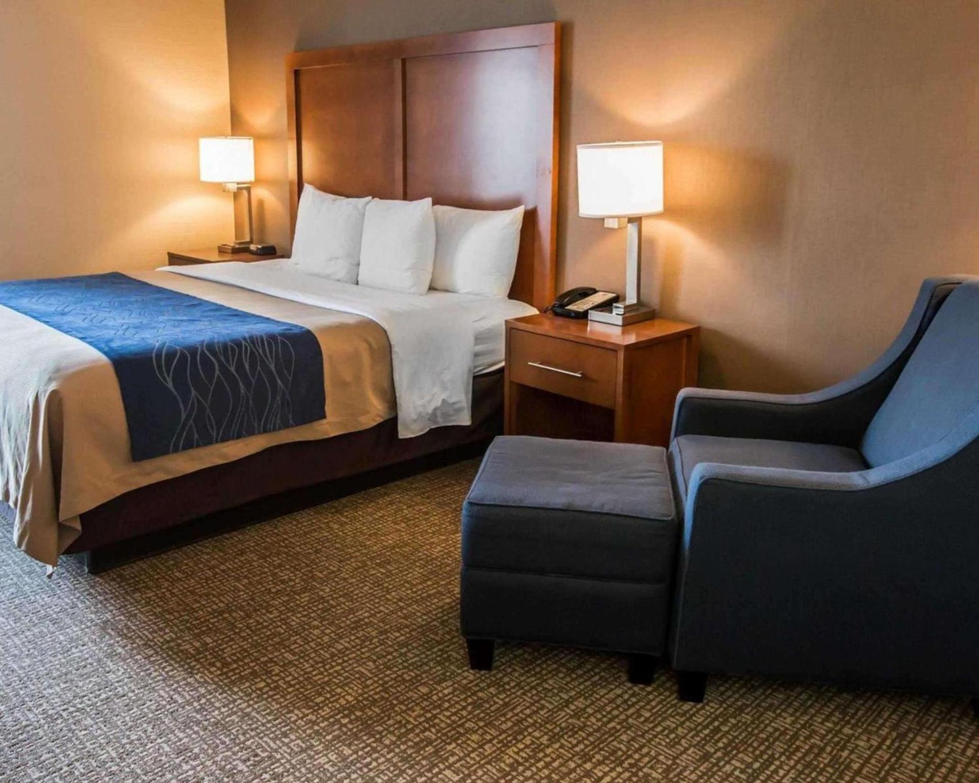 Comfort Inn Crystal Lake - Algonquin photo 28