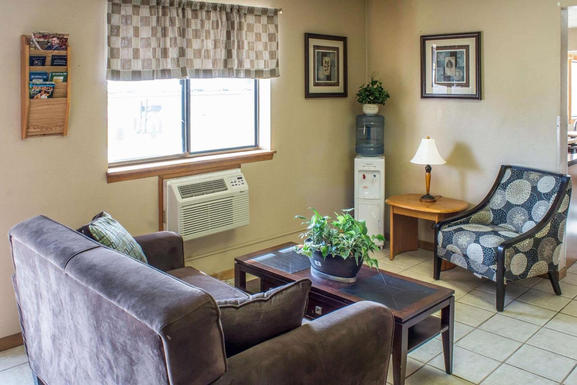 Le Mars Inn and Suites photo 11