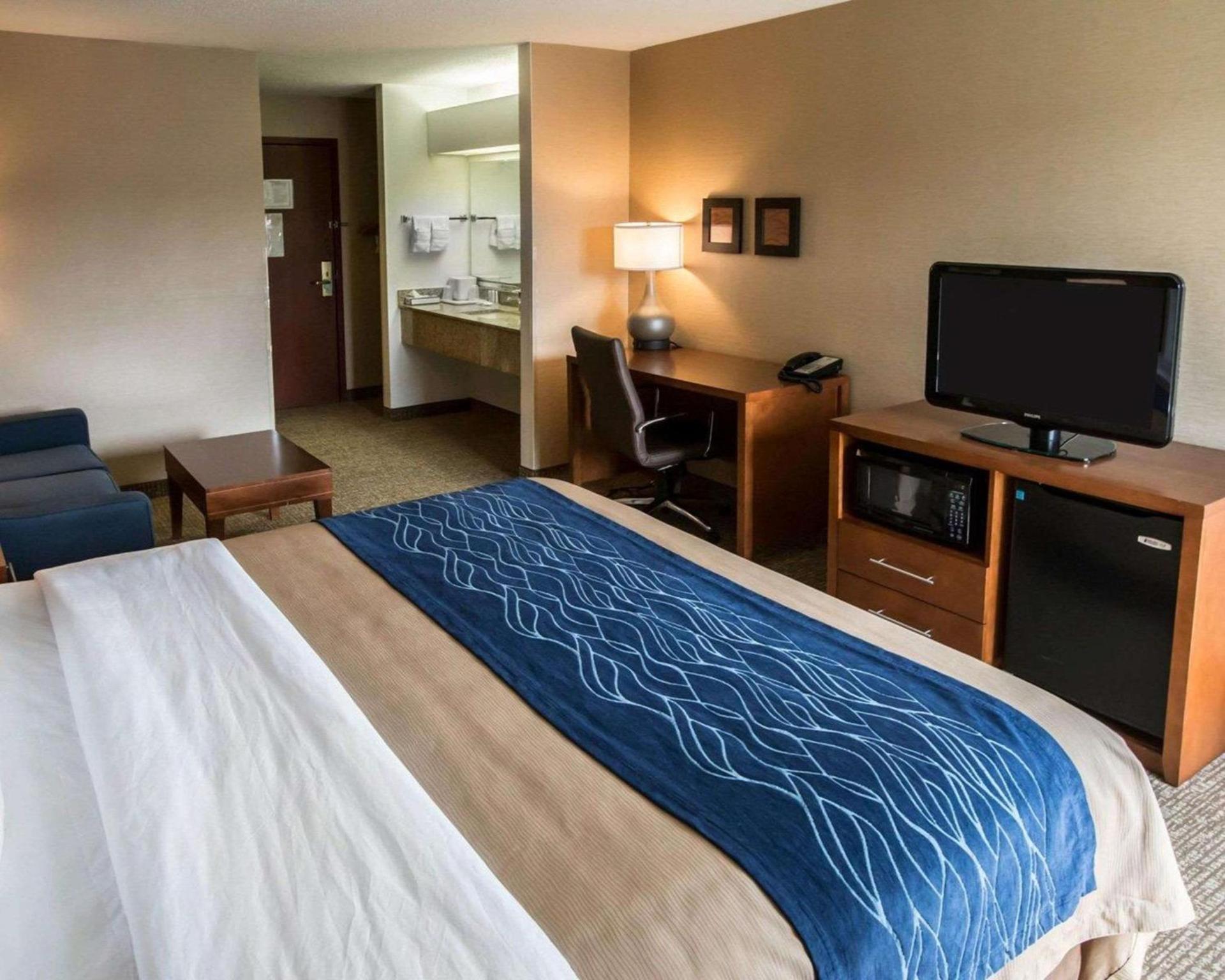 Comfort Inn Crystal Lake - Algonquin photo 15