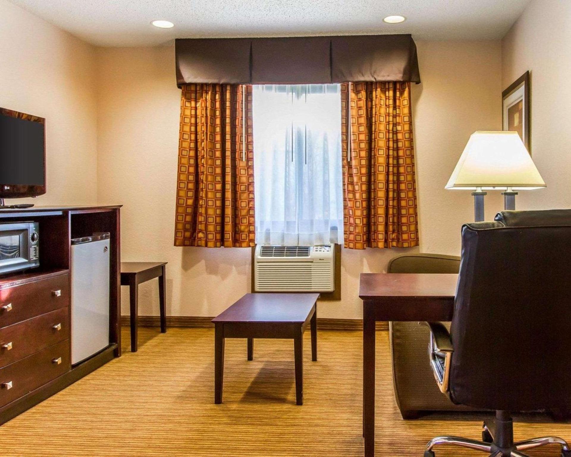 Quality Inn & Suites Ottumwa North photo 17