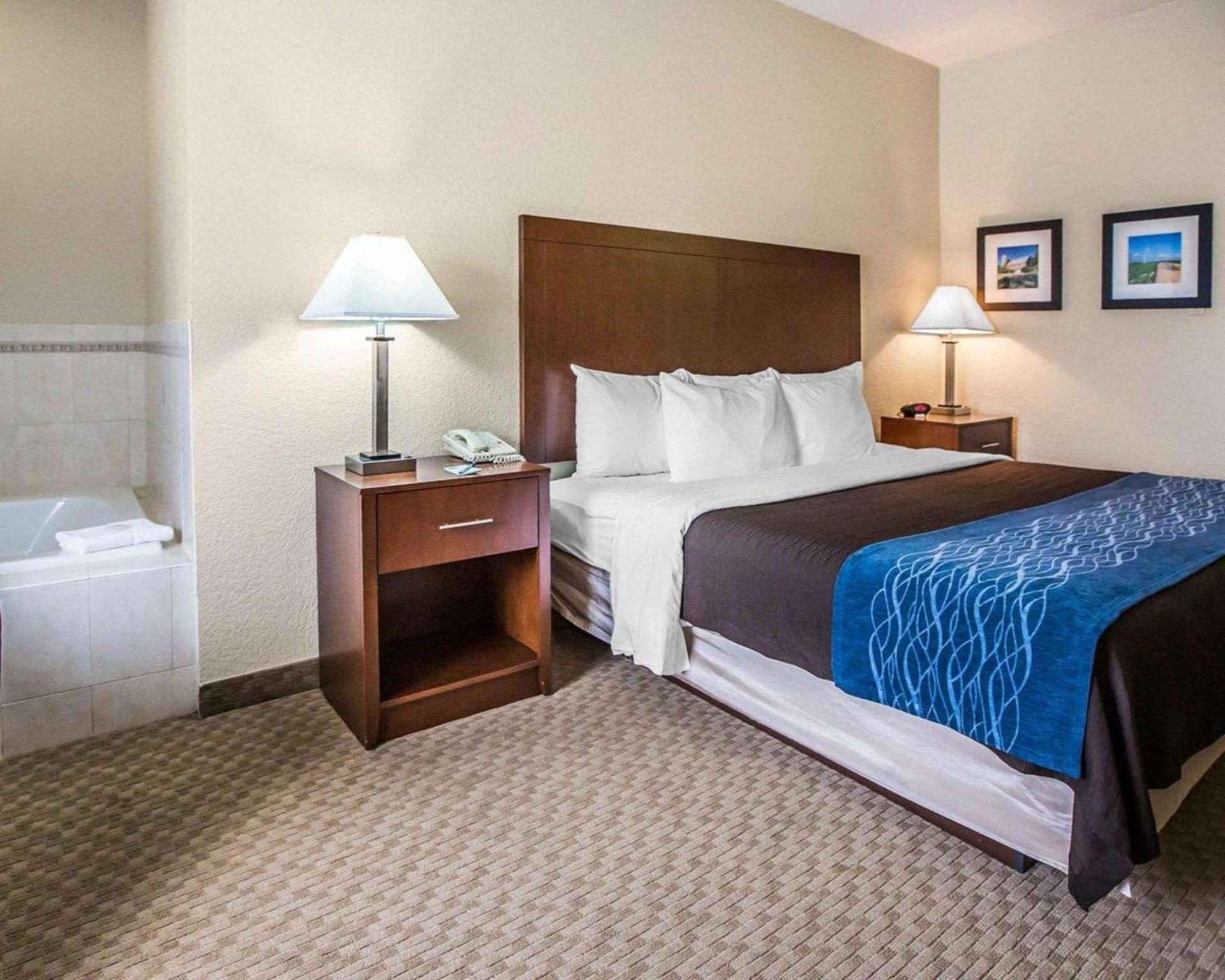 Quality Inn & Suites Dixon near I-88 photo 31