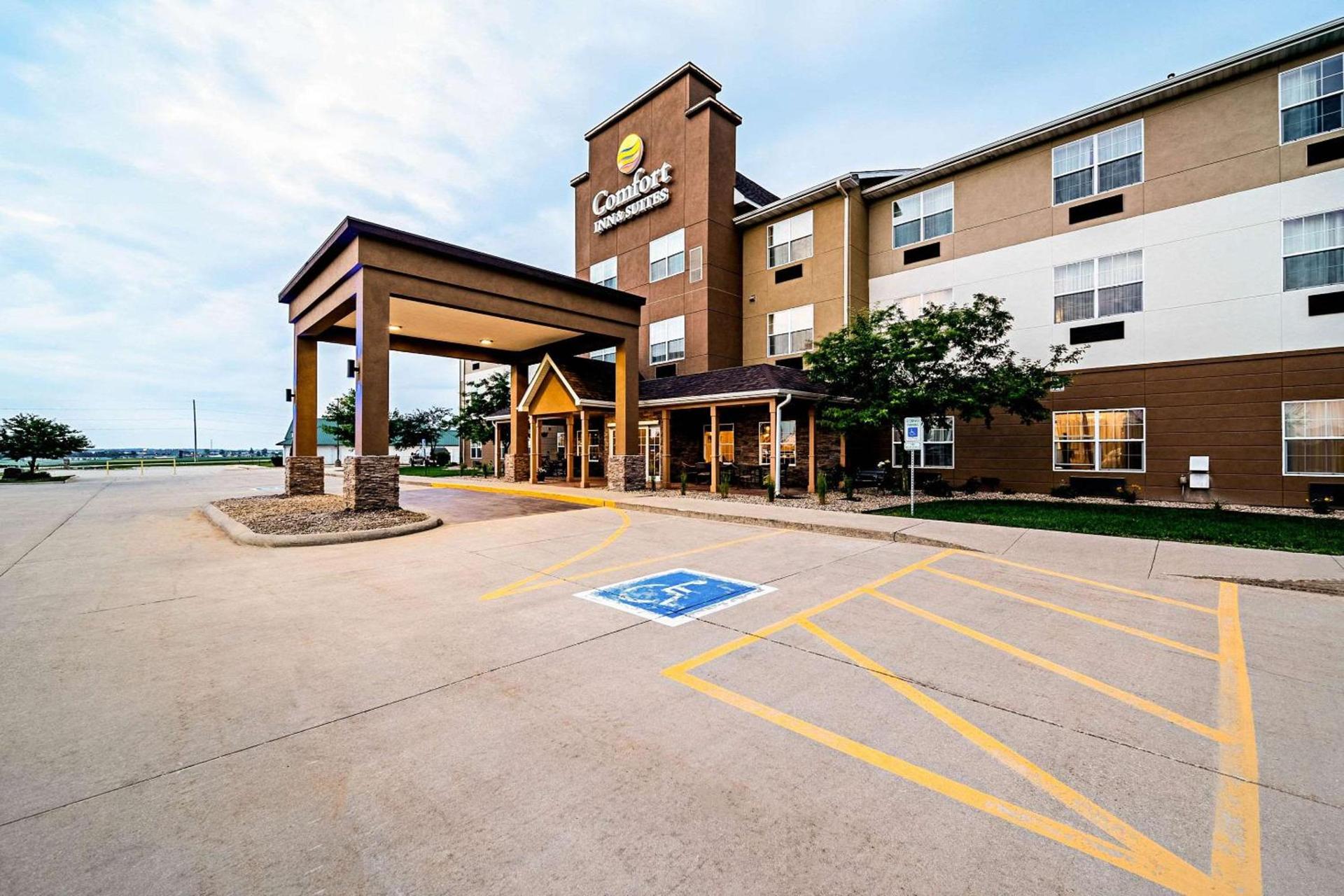 Comfort Inn & Suites Independence photo 1