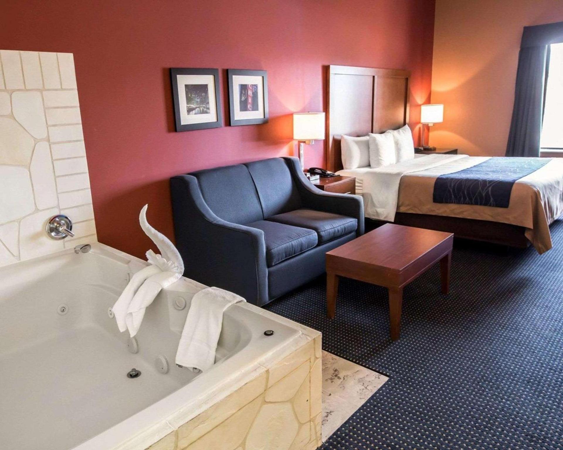Comfort Inn Crystal Lake - Algonquin photo 13