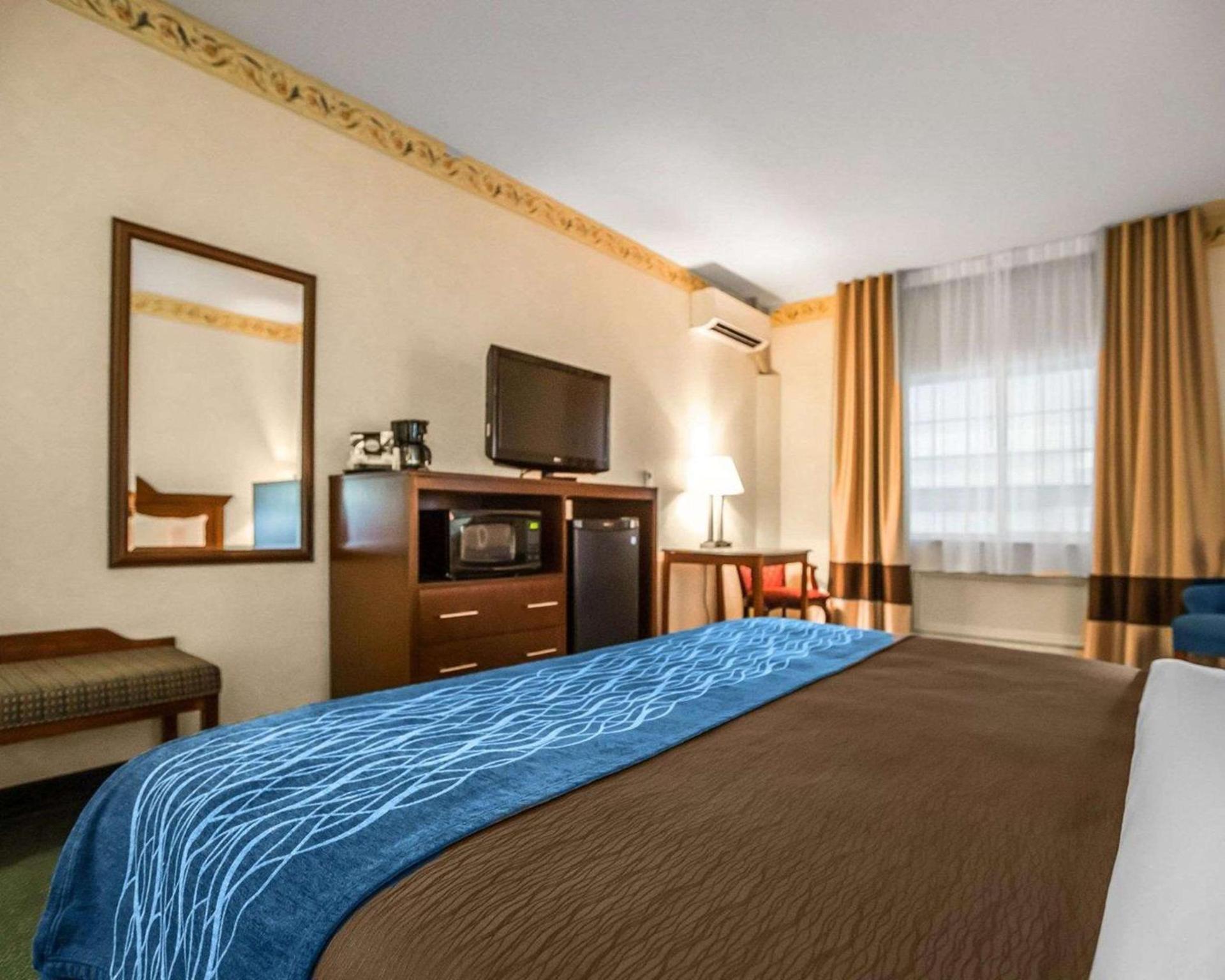 Quality Inn & Suites Dixon near I-88 photo 11