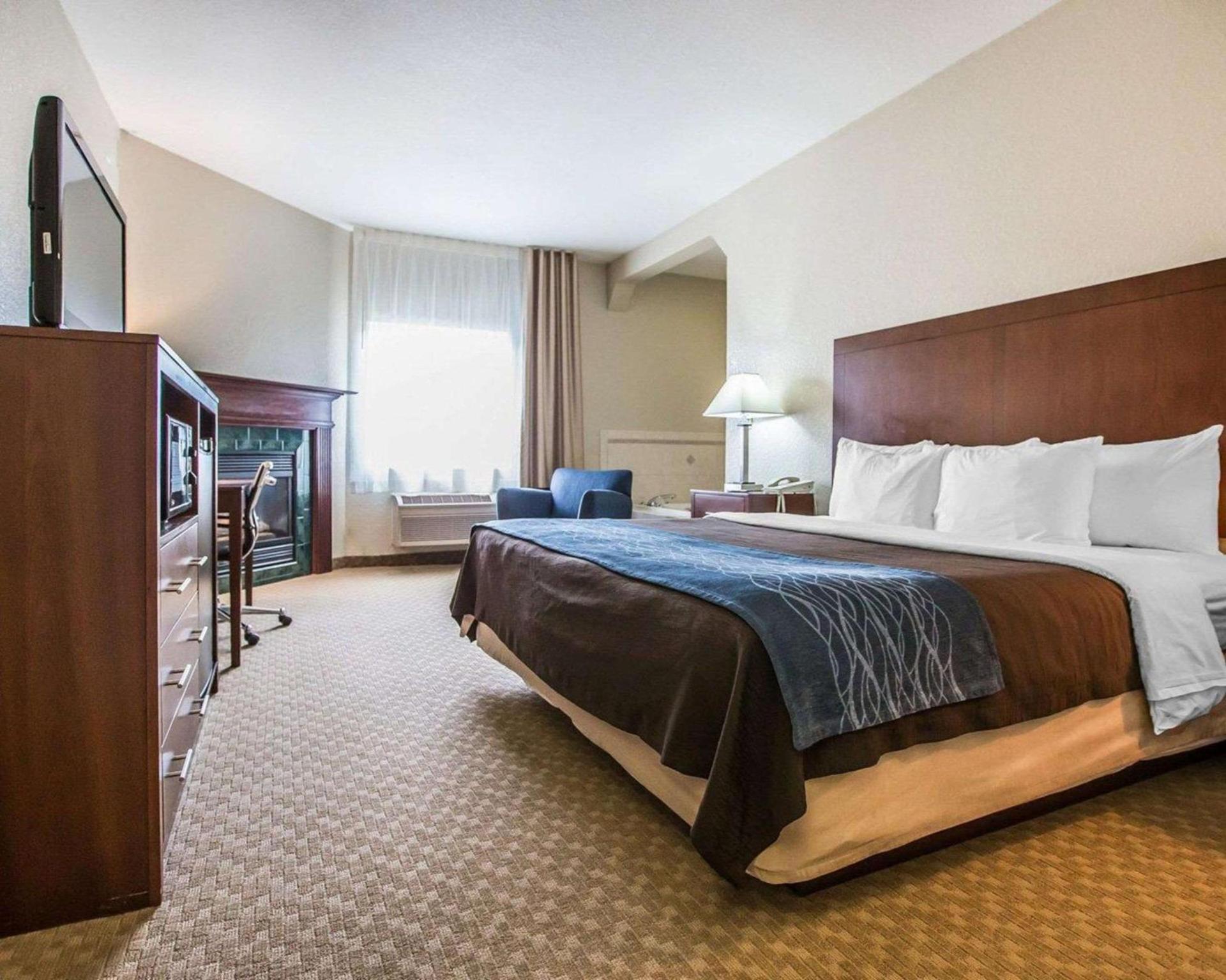 Quality Inn & Suites Dixon near I-88 photo 21