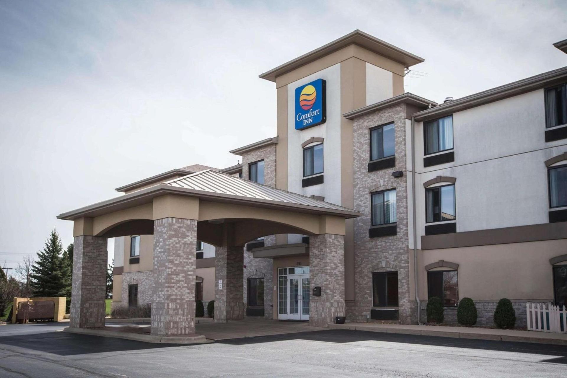 Comfort Inn Crystal Lake - Algonquin photo 2