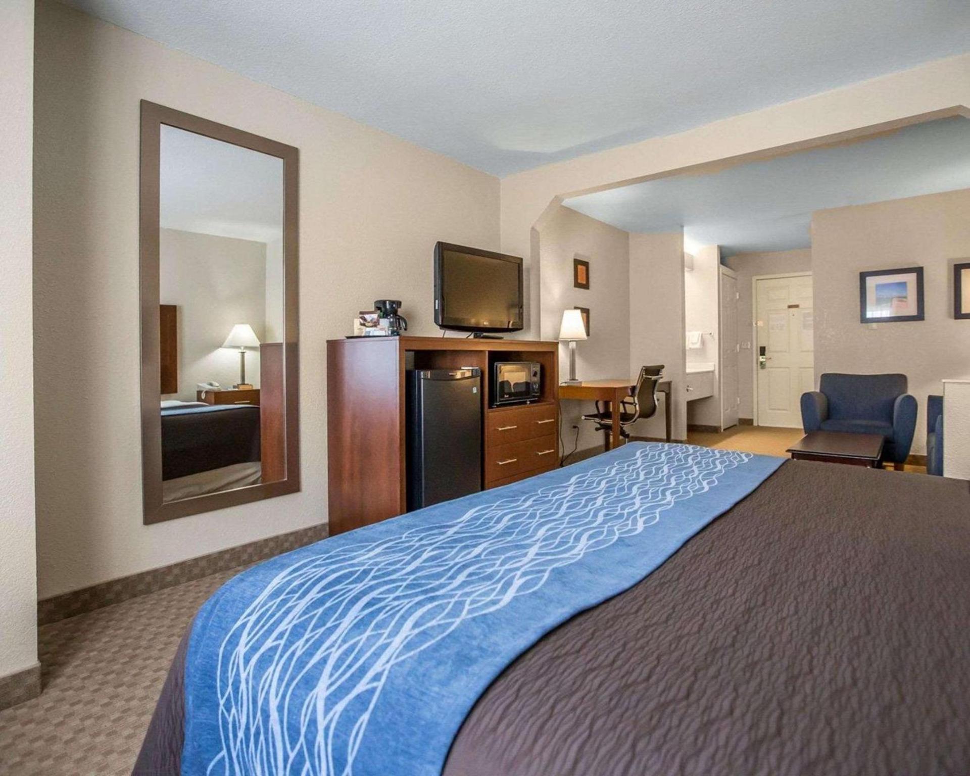 Quality Inn & Suites Dixon near I-88 photo 19