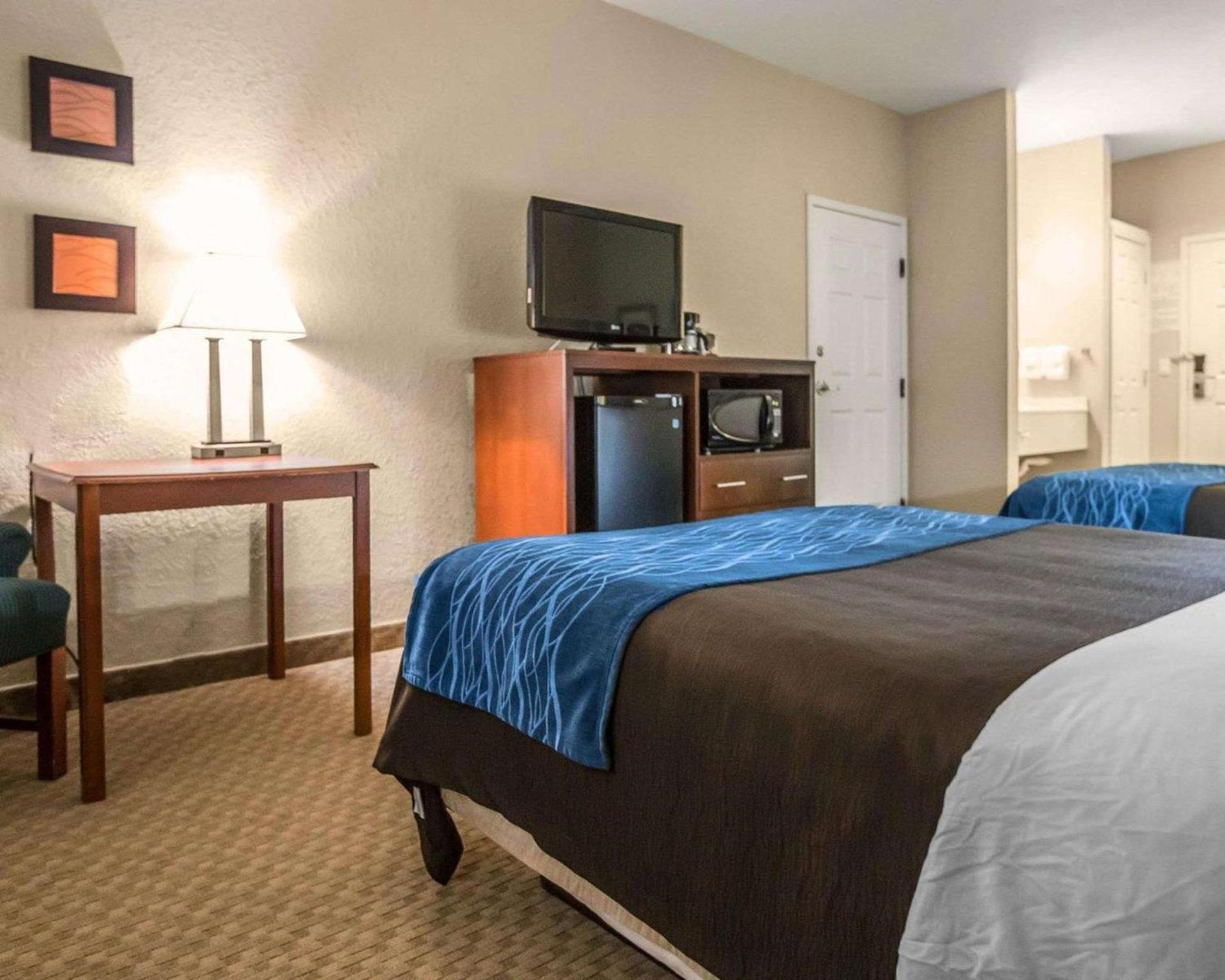 Quality Inn & Suites Dixon near I-88 photo 15