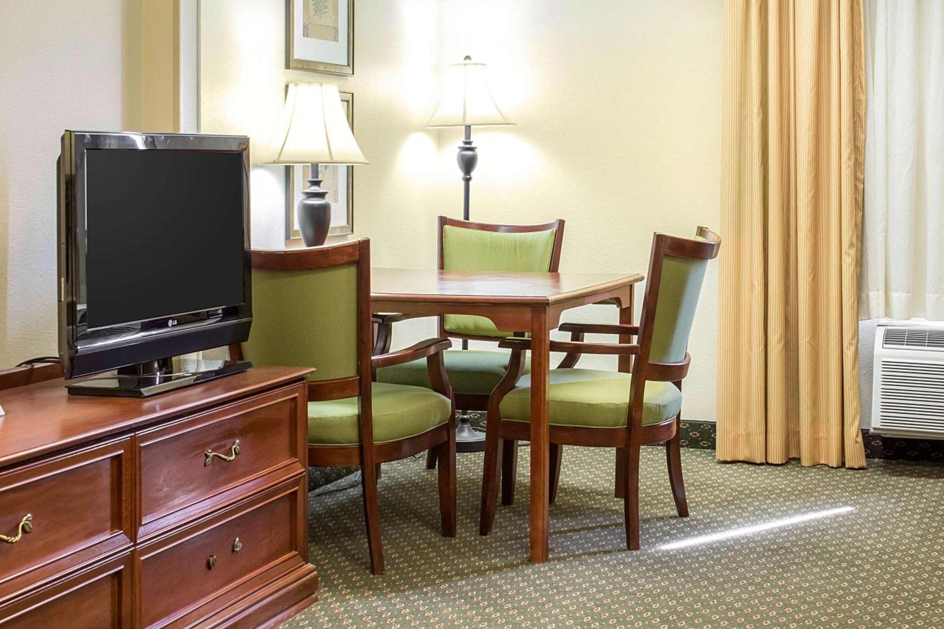 Quality Inn & Suites Sioux City Southeast photo 11